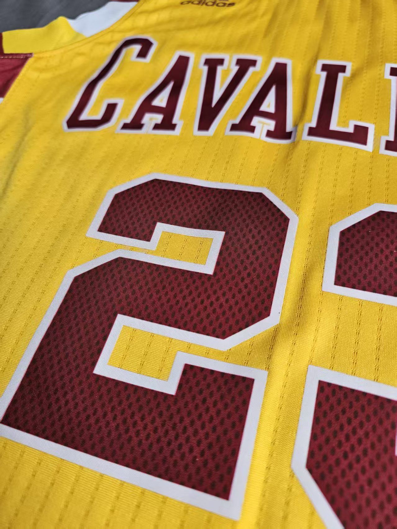 NBA #23 LeBron James Jersey Cavaliers Yellow Size US L / EU 52-54 / 3 - 3 Thumbnail