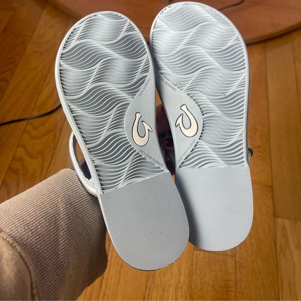 Olukai OluKai Tiare Strappy Silver Metallic Leather Sandals Size 7 Size US 7 / IT 37 - 8 Thumbnail