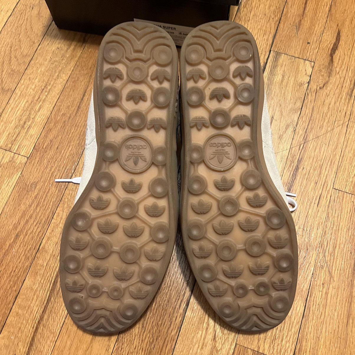 Adidas Aloha Super Cloud White Core Black Gum Size US 10.5 / EU 43-44 - 6 Thumbnail