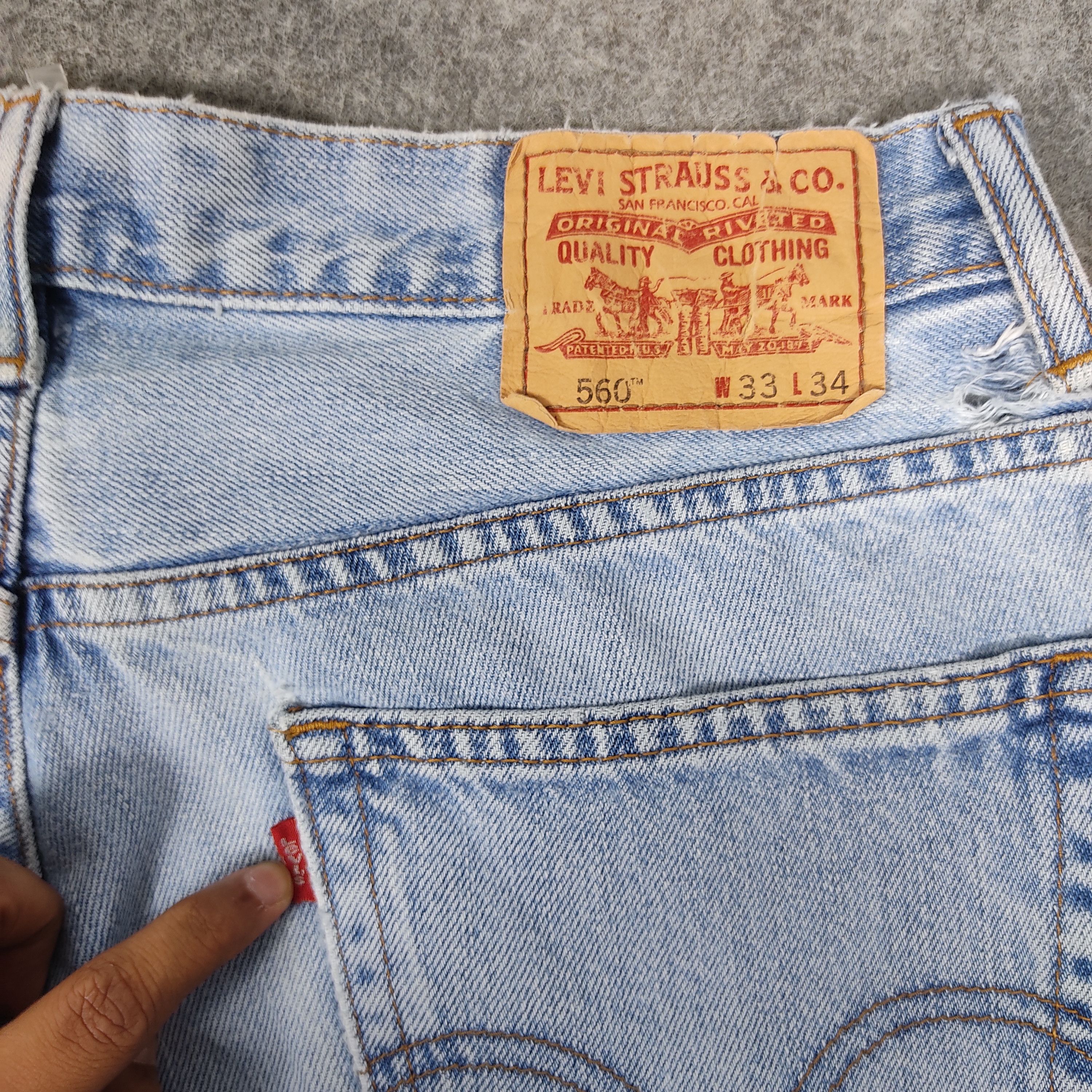 Levi's × Vintage Vintage Levis 560 Blue Light Wash Jeans L343 Size US 33 - 9 Thumbnail