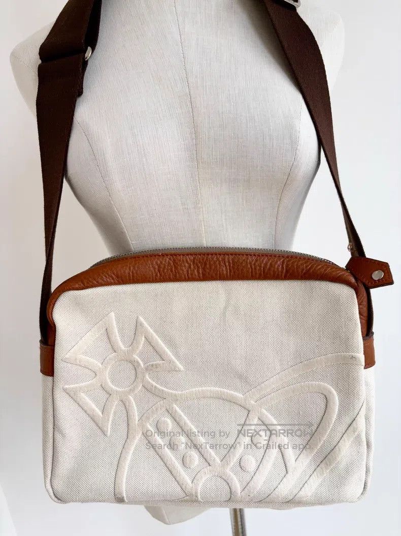 Vivienne Westwood Vivienne Westwood size os Vintage white large Saturn leathe Size ONE SIZE - 2 Thumbnail