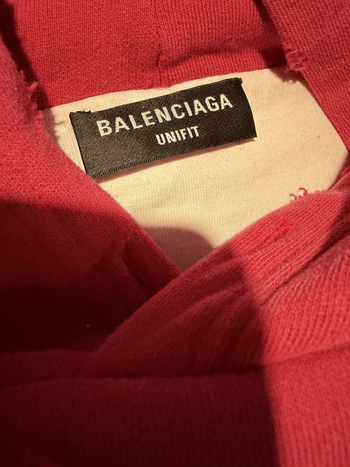 Balenciaga BALENCIAGA Distressed Red Hoodie SIZE MEDIUM Size US M / EU 48-50 / 2 - 3 Thumbnail