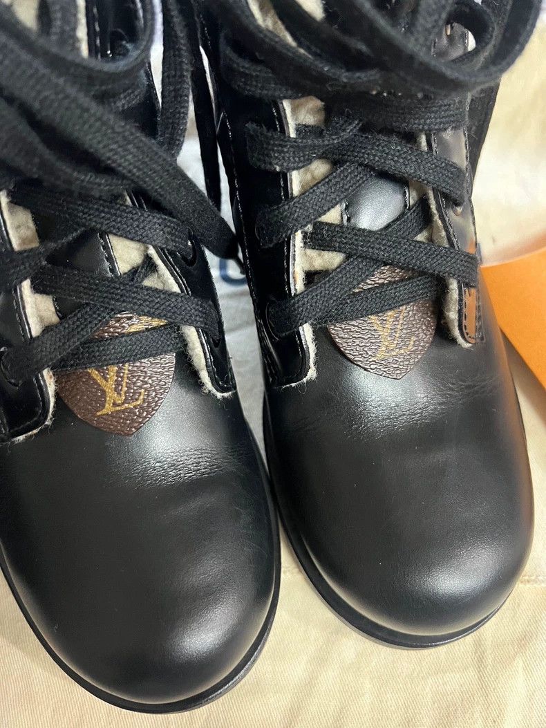 Louis Vuitton Louis Vuitton size 37.5 Embossed lambswool Martin boots Size US 5 / EU 37 - 4 Thumbnail