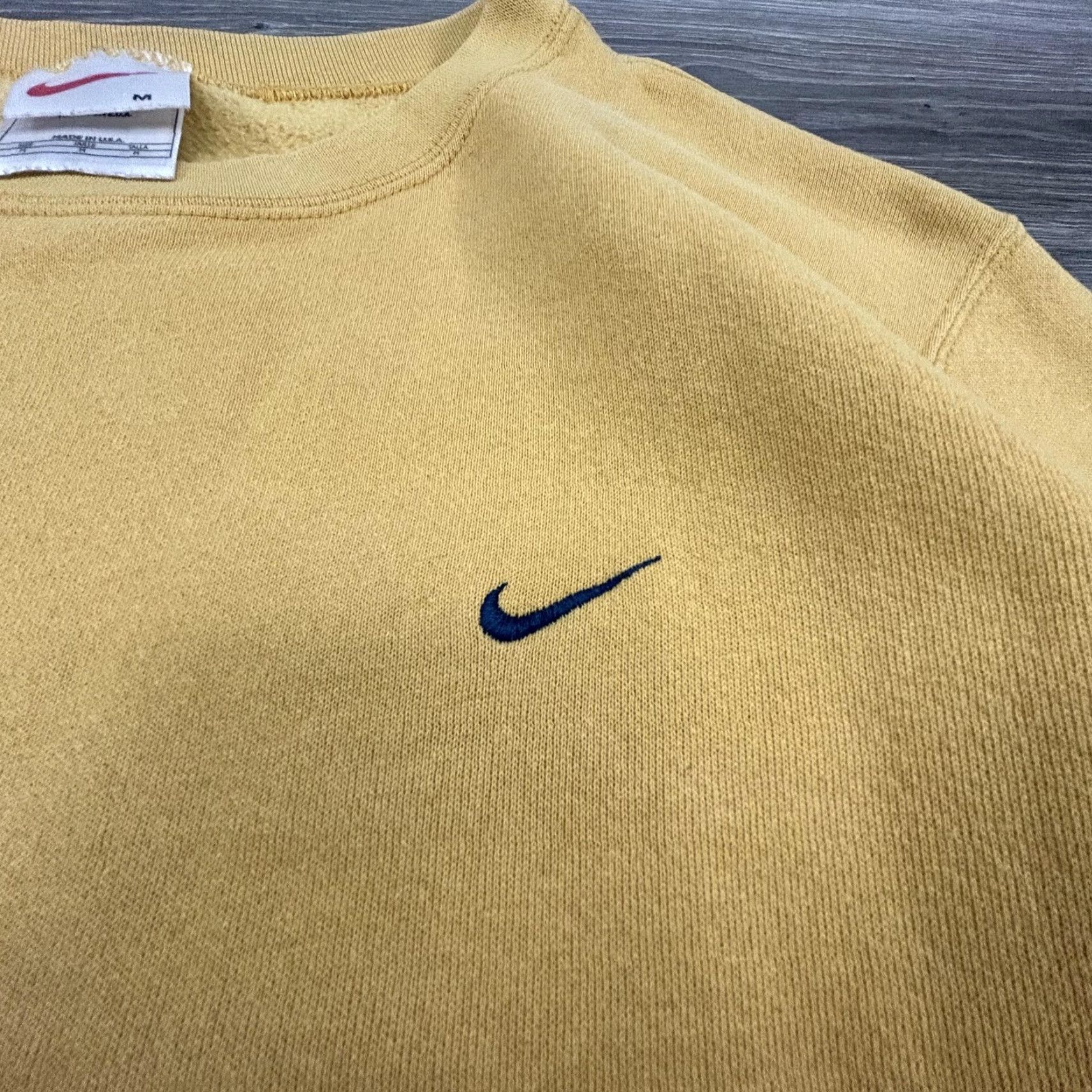 Nike VINTAGE Nike Sweatshirt Mens Medium Yellow Navy Made In USA 90s RARE Sweatshirt Mens Yellow Navy 90s Nike Logo Crew Neck Size US M / EU 48-50 / 2 - 4 Thumbnail