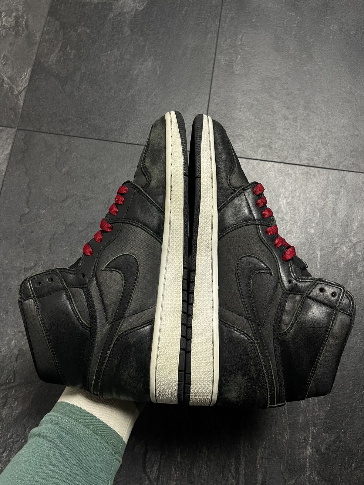 Jordan Brand Nike Air Jordan 1 Retro High OG Black Gym Red Size US 9 / EU 42 - 12 Thumbnail