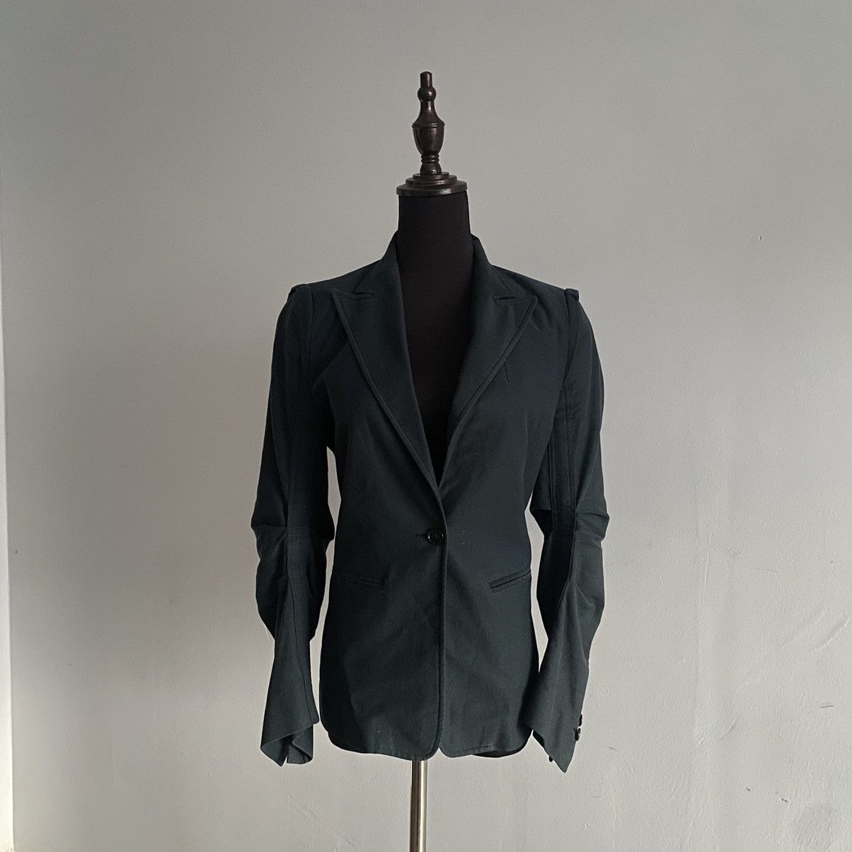 Ann Demeulemeester SS97 Ann Demeulemeester twisted sleeve blazer Size S / US 4 / IT 40 - 1 Thumbnail