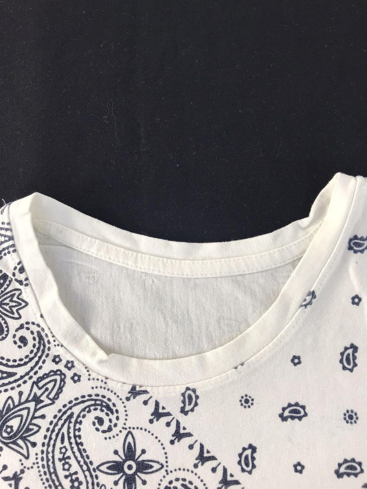 Japanese Brand Vintage Japanese Brand Paisley Printed Tee Girl Youth Wear Size S / US 4 / IT 40 - 4 Thumbnail