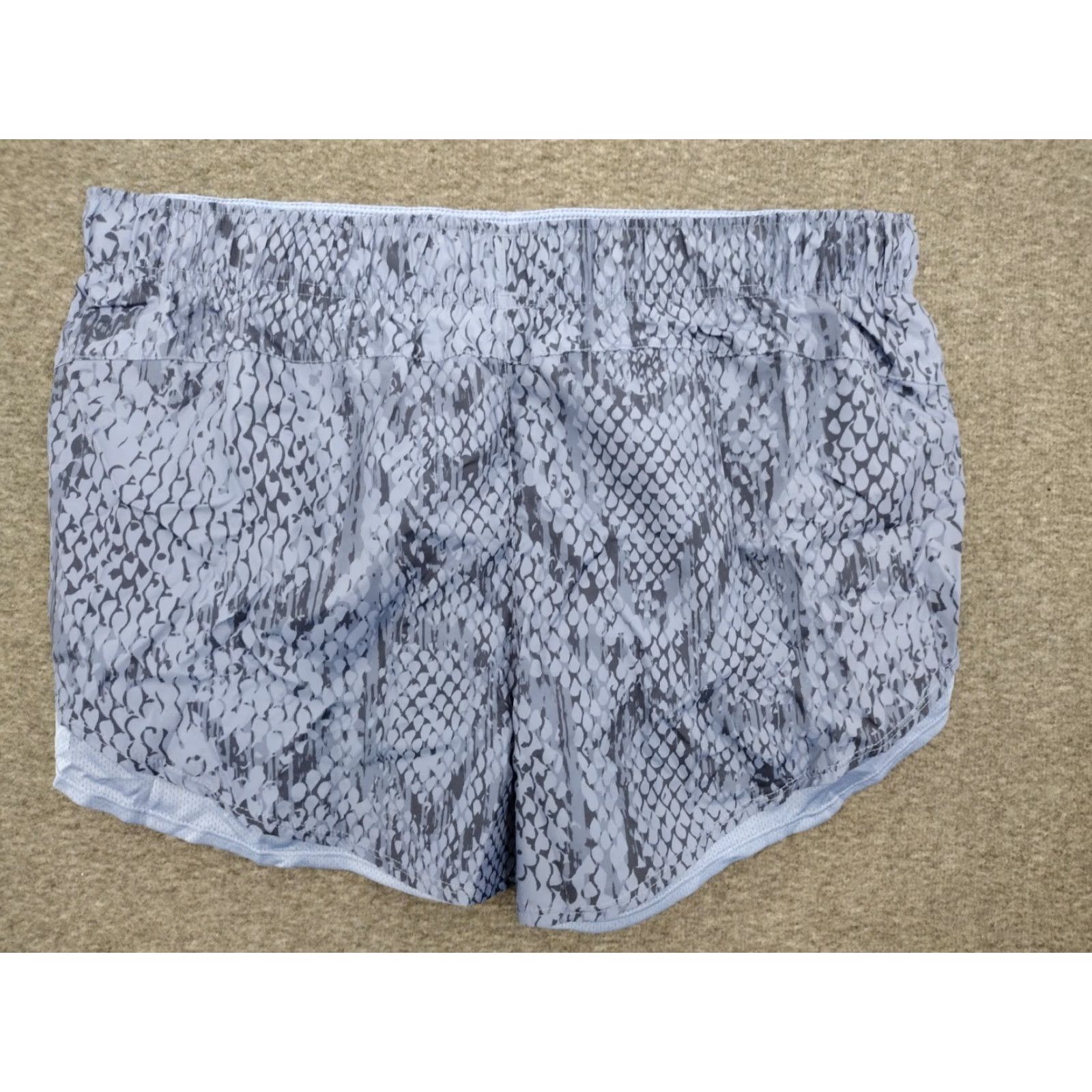 Athletic Works Athletic Works Running Shorts Women's XL Multicolor Camouflage Liner 2.0 in. Inseam Activewear Size 40" / US 18 - 2 Thumbnail