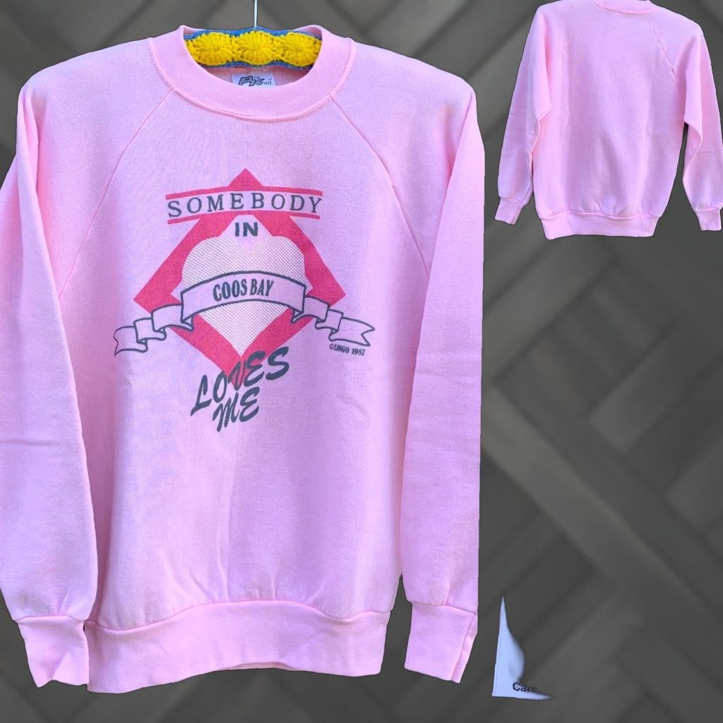 Vintage VINTAGE Somebody In Coos Bay Loves Me Sweatshirt Pink c Lingo 1987 M Pro Knit Raglan 80s Oregon United States Shirt Mens Size M / US 6-8 / IT 42-44 - 1 Thumbnail