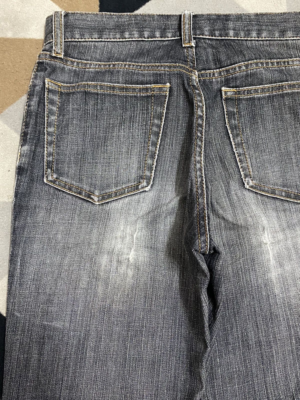 Uniqlo Japanes Uniqlo Black Denim Distressed Flare Jeans Size US 28 / EU 44 - 5 Thumbnail
