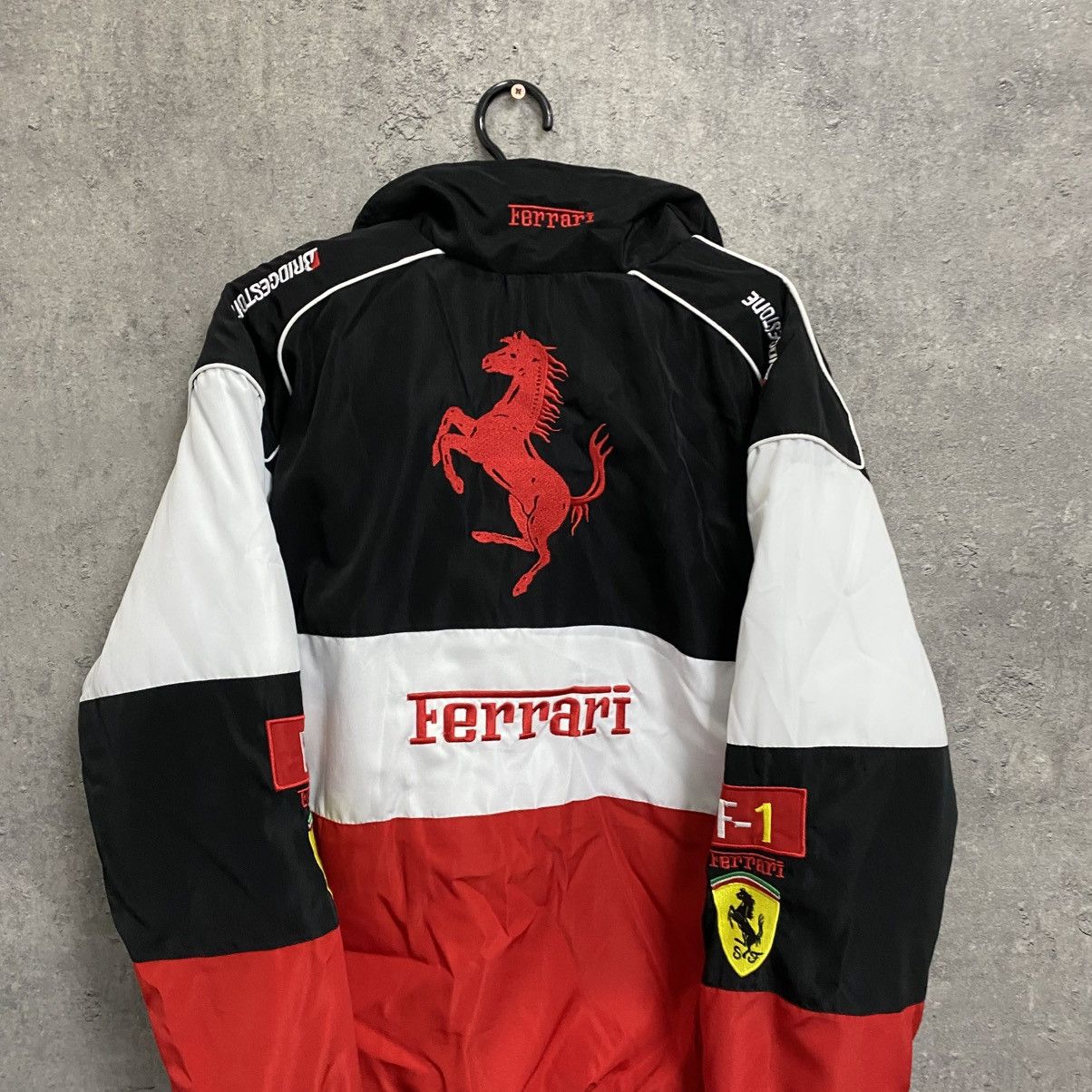 Ferrari × Puma Vintage Ferrari Motorcycle Racing Jacket Big Logo F1 Size US L / EU 52-54 / 3 - 11 Thumbnail