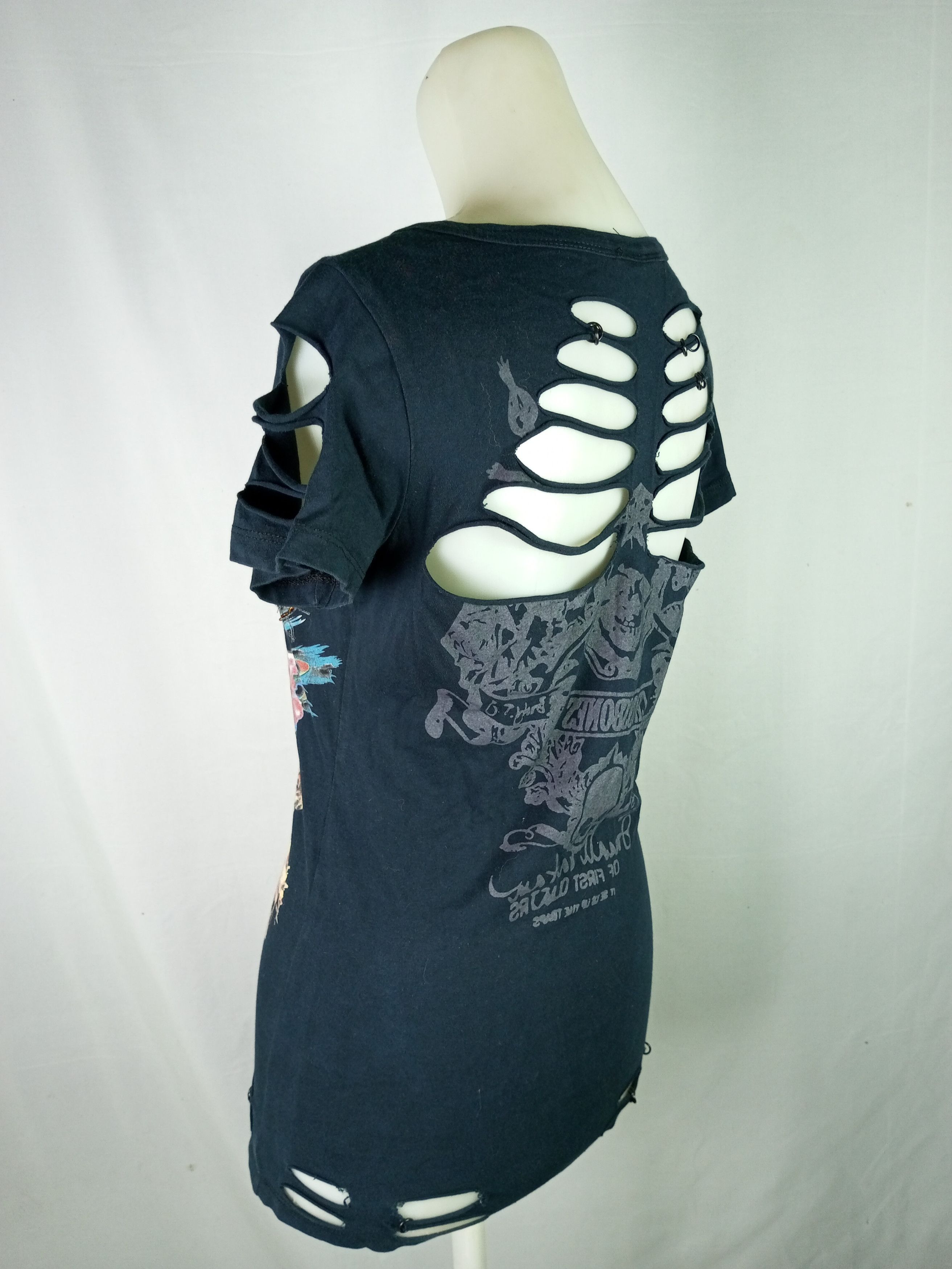 Japanese Brand Undefined Punk Distressed Skull Skeleton Tshirt Size M / US 6-8 / IT 42-44 - 12 Thumbnail