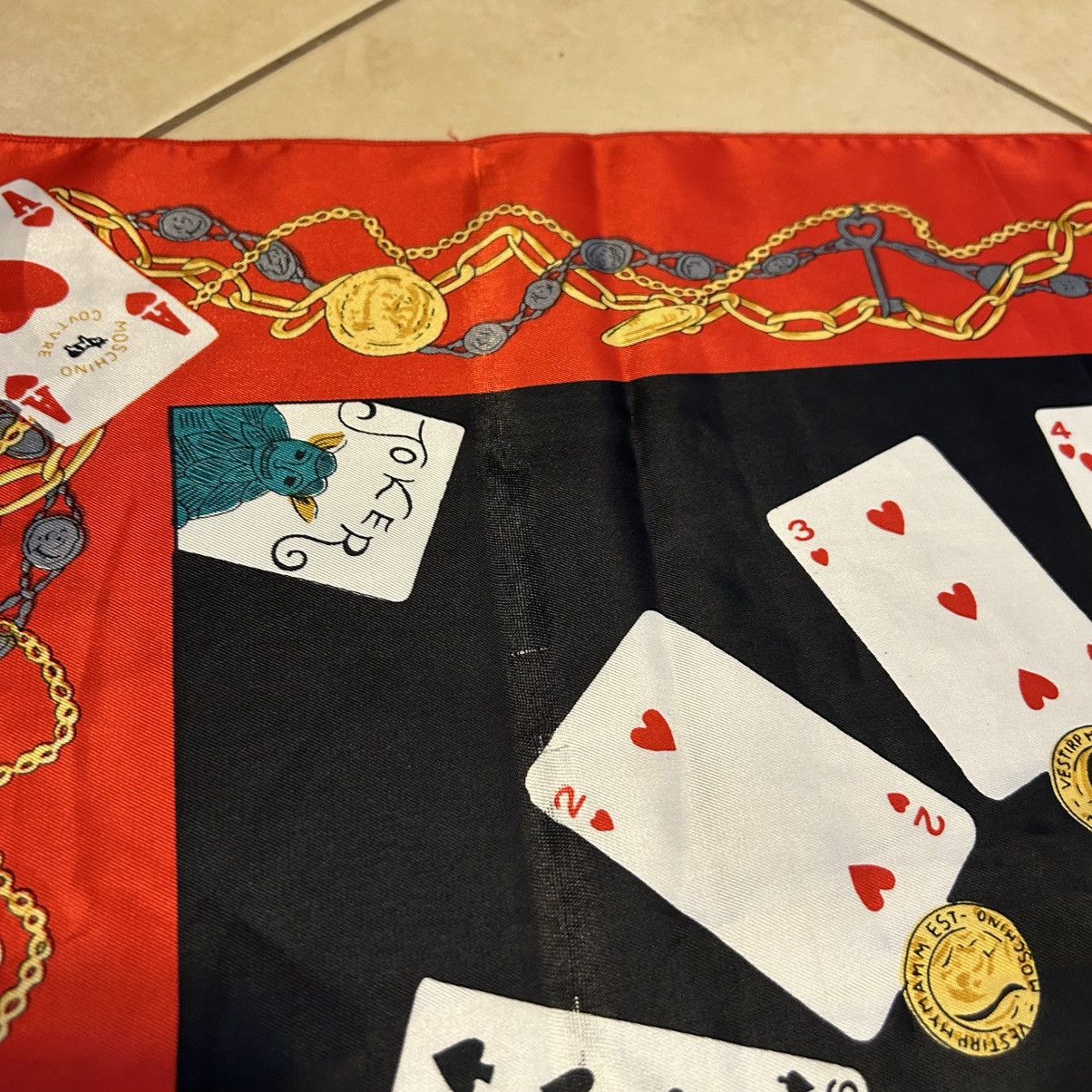Moschino × Vintage 90s Moschino silk scarf "Ace of Hearts" poker Size ONE SIZE - 11 Thumbnail