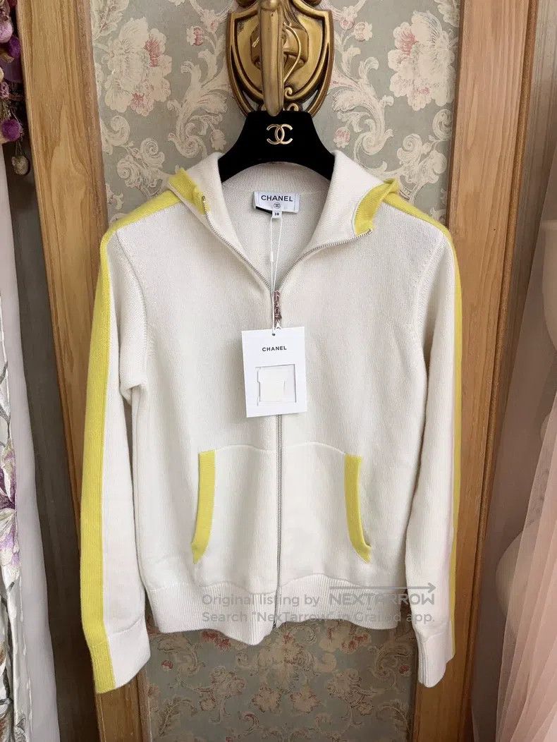 Chanel Chanel 25c new hooded cardigan coat Size XS / US 0-2 / IT 36-38 - 1 Thumbnail