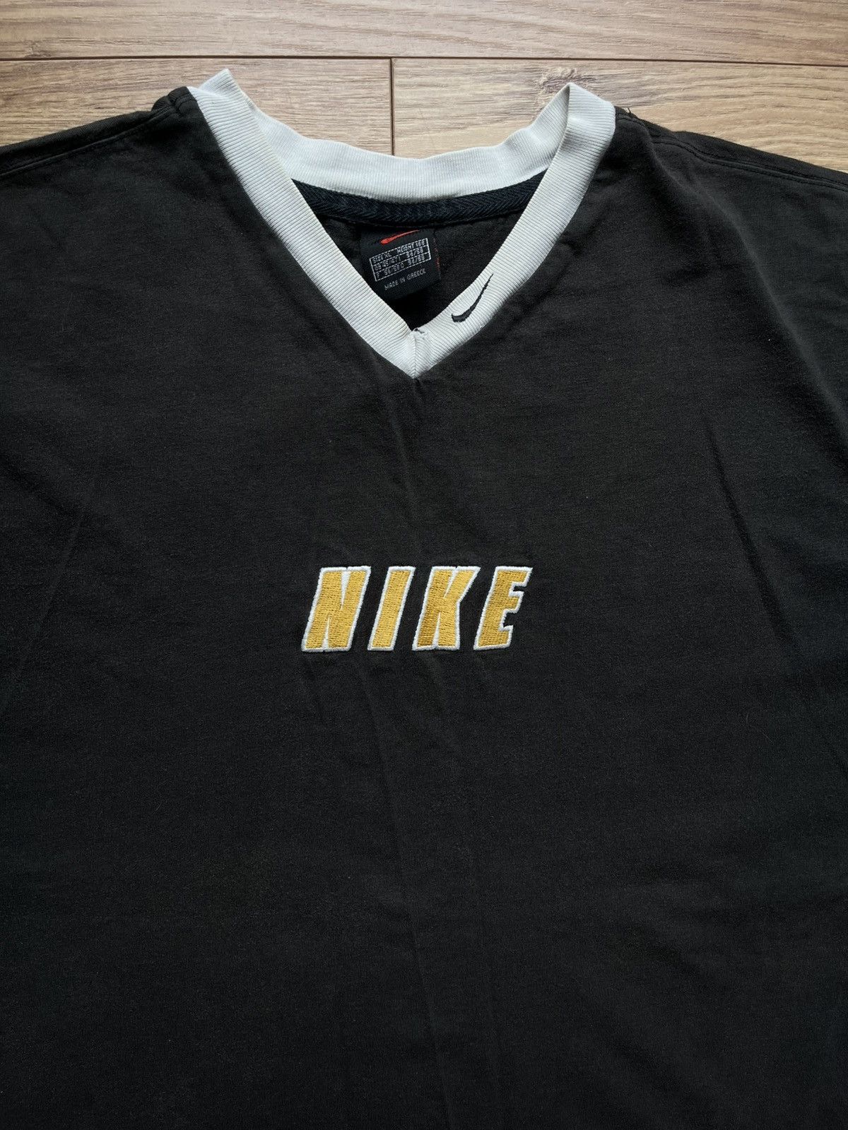 Nike 90’s NIKE SPELLOUT LOGO Y2K SWOOSH RETRO V-NECK SUNFADED TEE Size US XL / EU 56 / 4 - 2 Thumbnail
