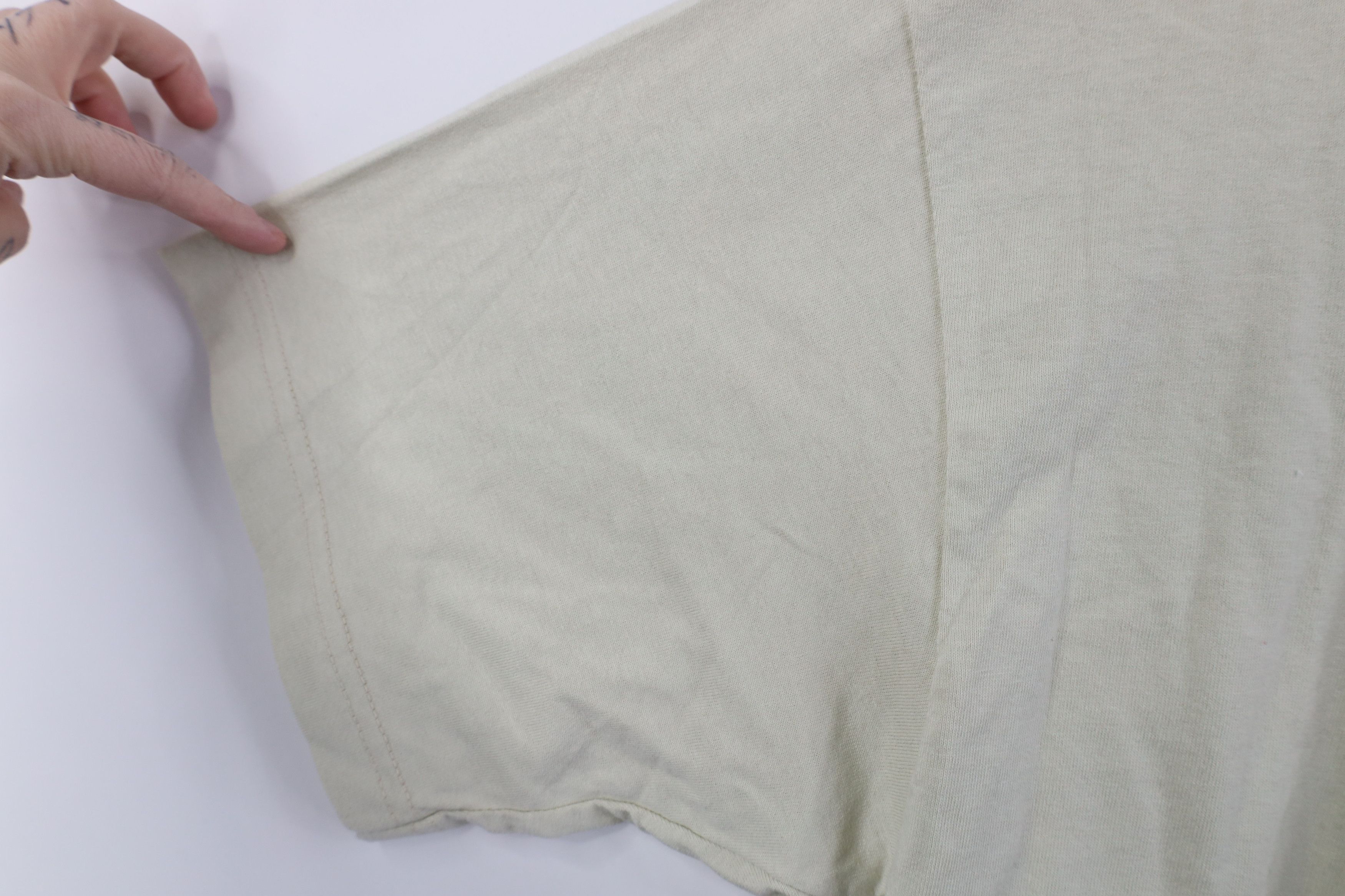 Vintage Deadstock Vintage 90s Streetwear T-Shirt Beige USA Pocket Size US L / EU 52-54 / 3 - 9 Thumbnail