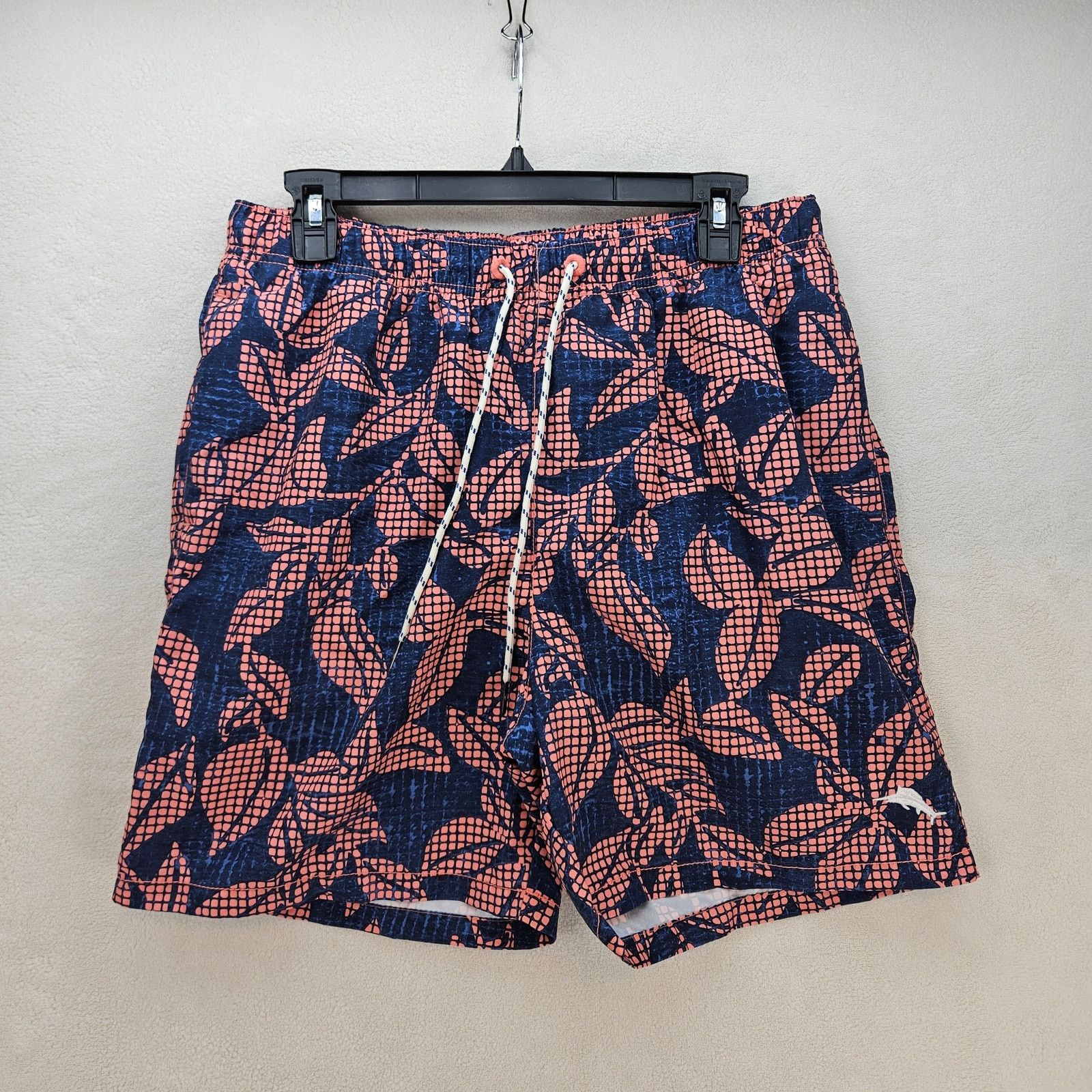 Tommy Bahama TOMMY BAHAMA MEN'S MEDIUM RELAX MARINE BLUE FLORAL SHORTS Size US 30 / EU 46 - 1 Thumbnail
