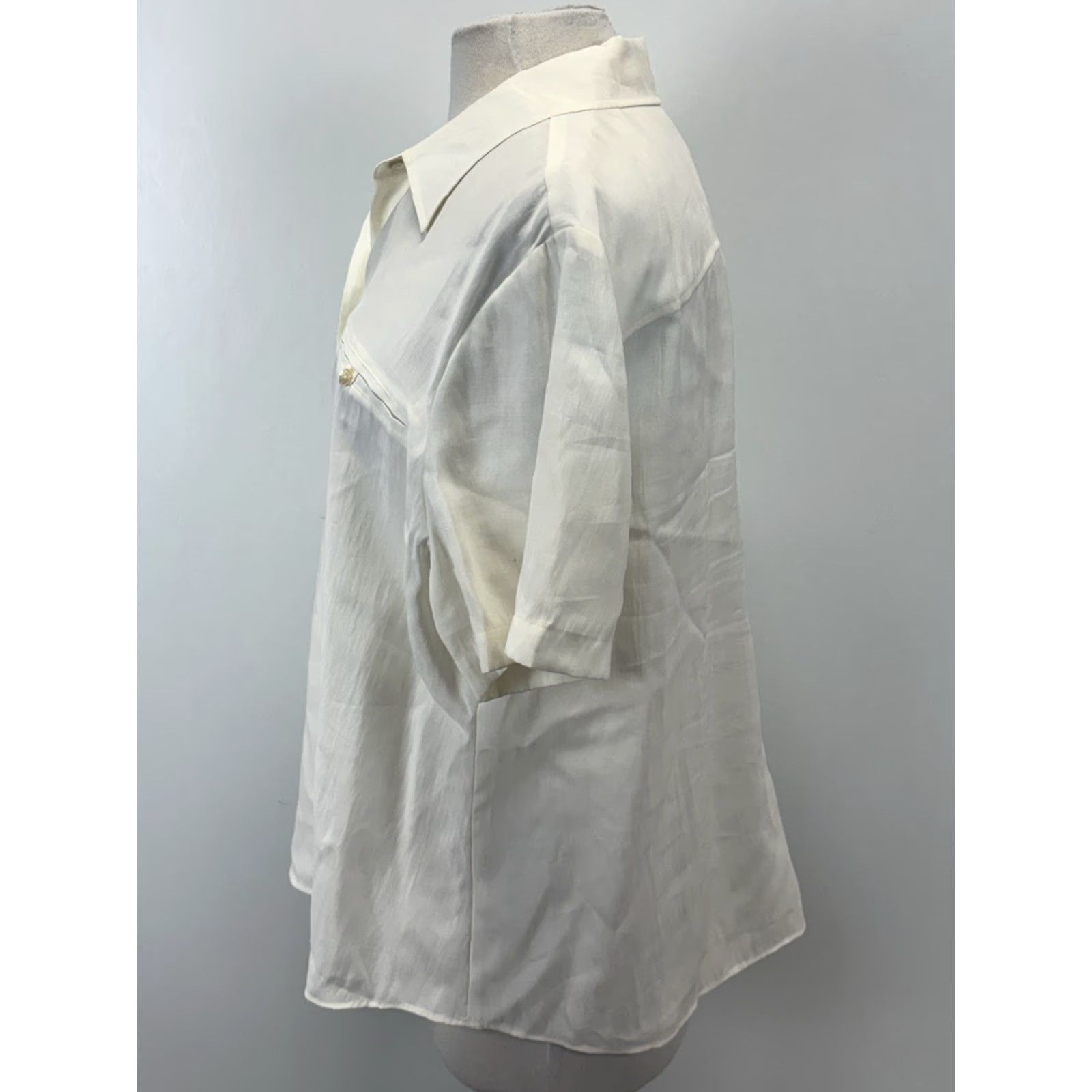 Vintage Chicos Button-Up Top Shirt XL Womens Ivory Short Sleeve Modal Blend Button-Up Shirt Sz 3 US X-Large Chicos Womens Shirts 3XL? Size XL / US 12-14 / IT 48-50 - 2 Thumbnail