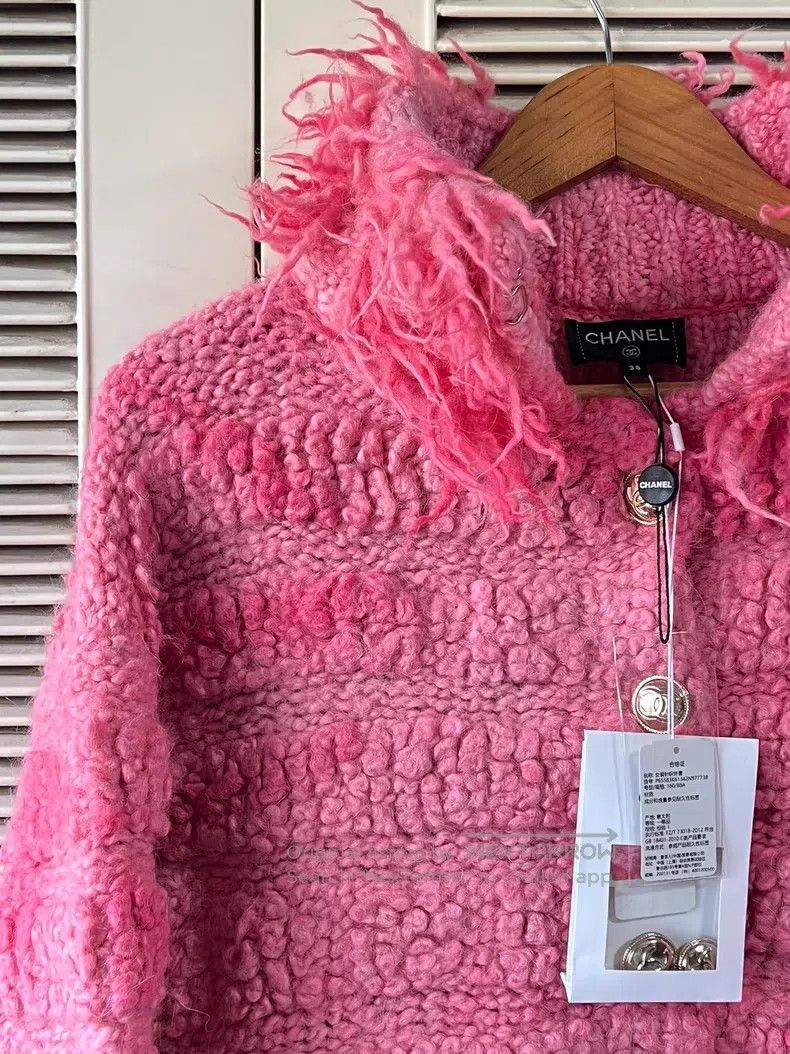 Chanel Chanel Pink lamb fur coat Size XS / US 0-2 / IT 36-38 - 4 Thumbnail