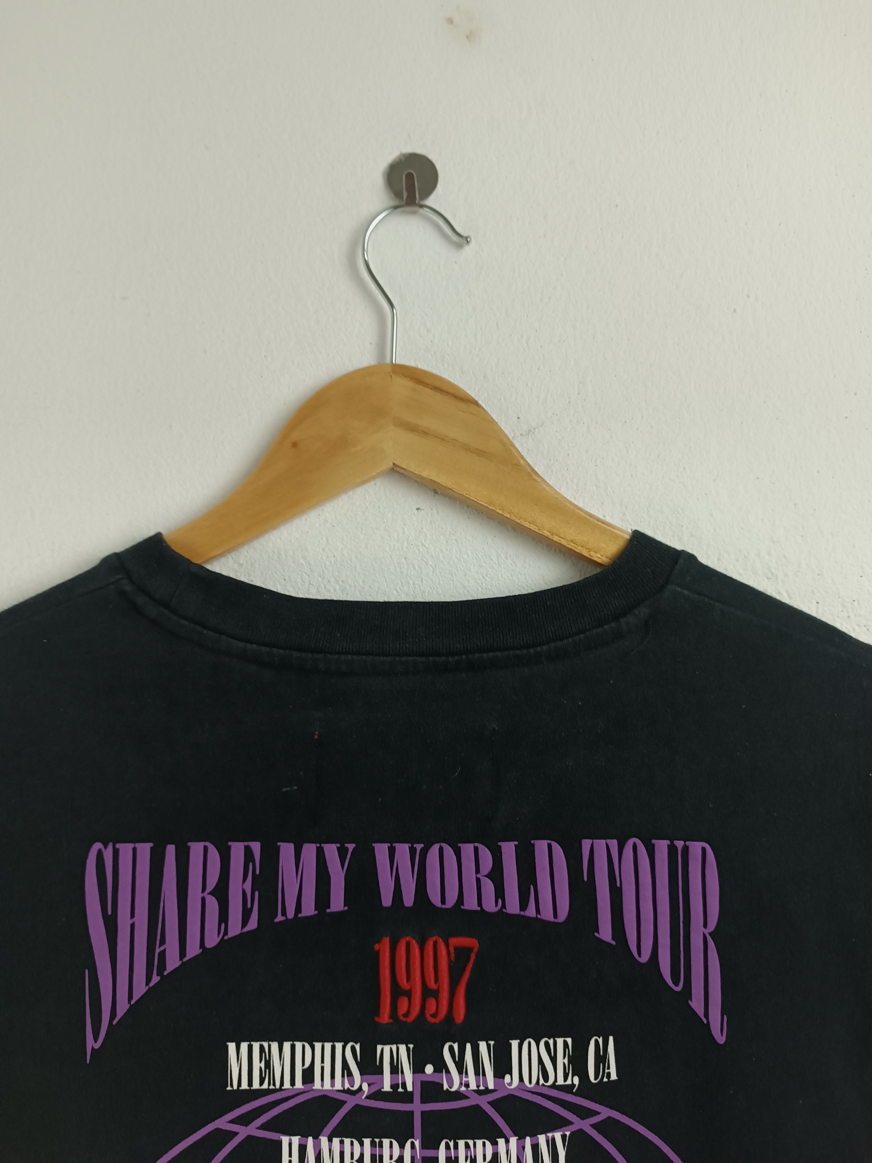 Rap Tees VINTAGE AALIYAH WORLD TOUR 1997 TOUR TEE jcole left eye dre Size US L / EU 52-54 / 3 - 16 Thumbnail