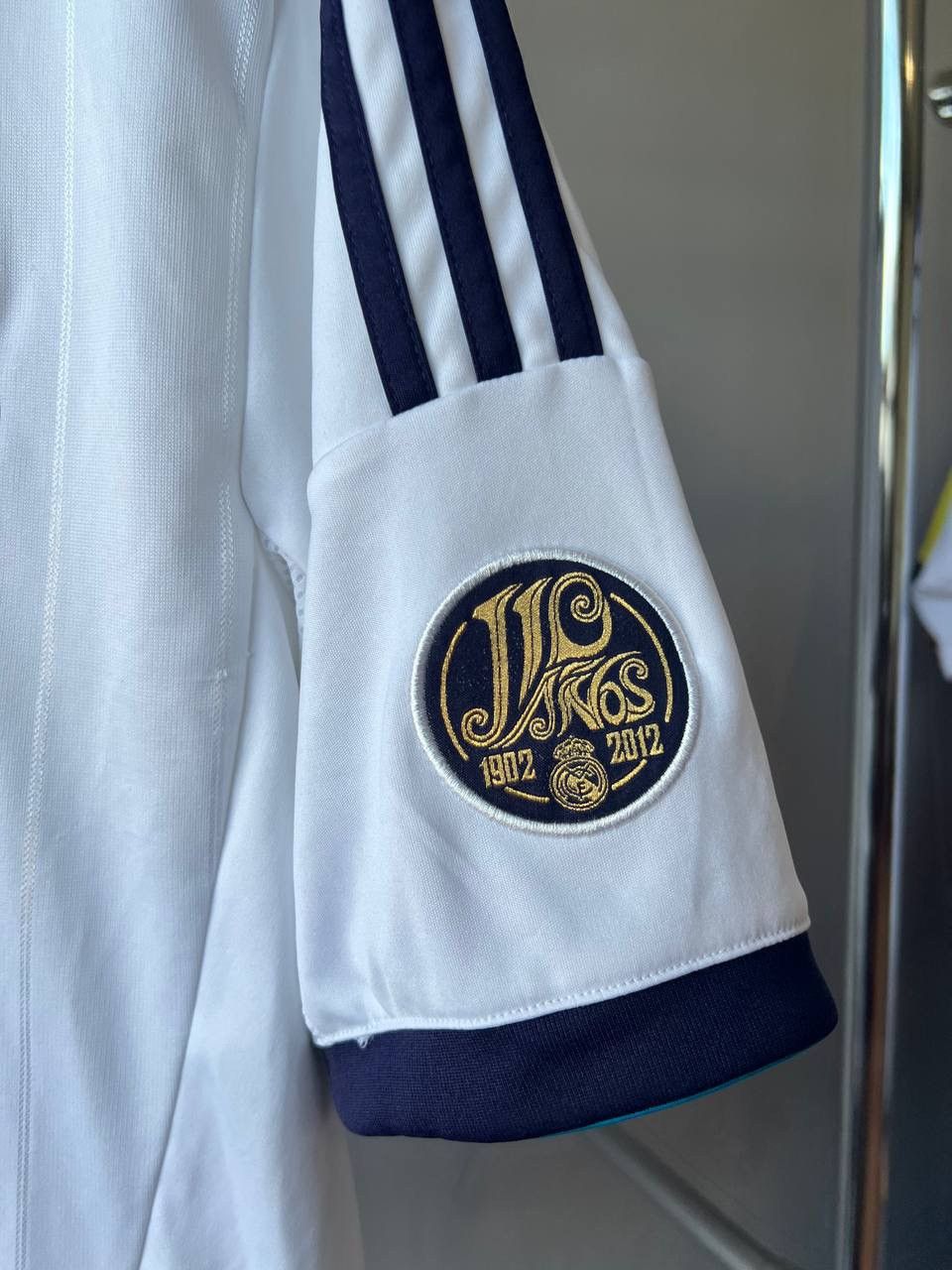 Adidas 2012/13 REAL MADRID HOME SOCCER FOOTBALL JERSEY SHIRT ADIDAS Size US M / EU 48-50 / 2 - 16 Thumbnail