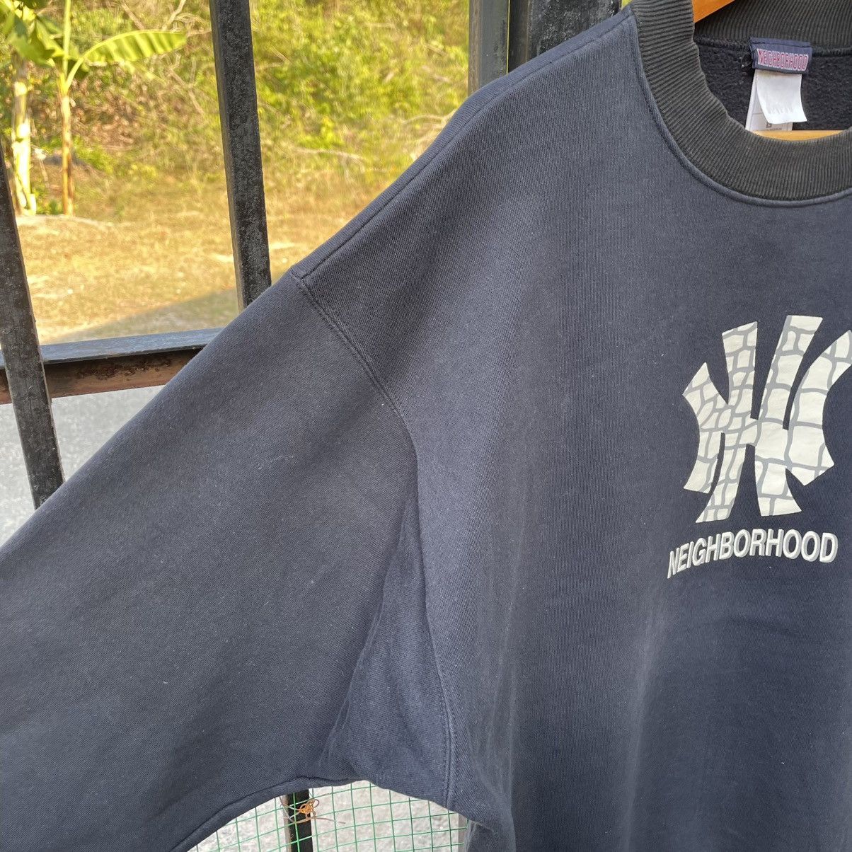 Neighborhood 🔥Vintage 90s Neighborhood OG Logo Boxy Distress Sweatshirts Size US L / EU 52-54 / 3 - 7 Thumbnail
