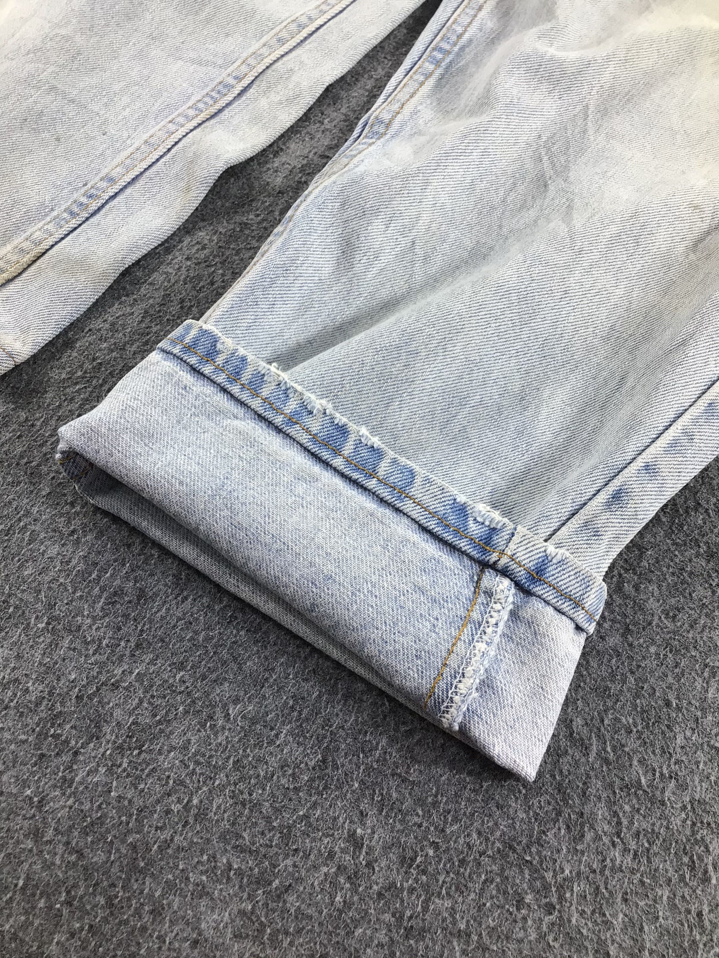 Levi's Vintage Levis 560 Jeans Dirty Light Wash Denim -J515 Size US 34 / EU 50 - 7 Thumbnail