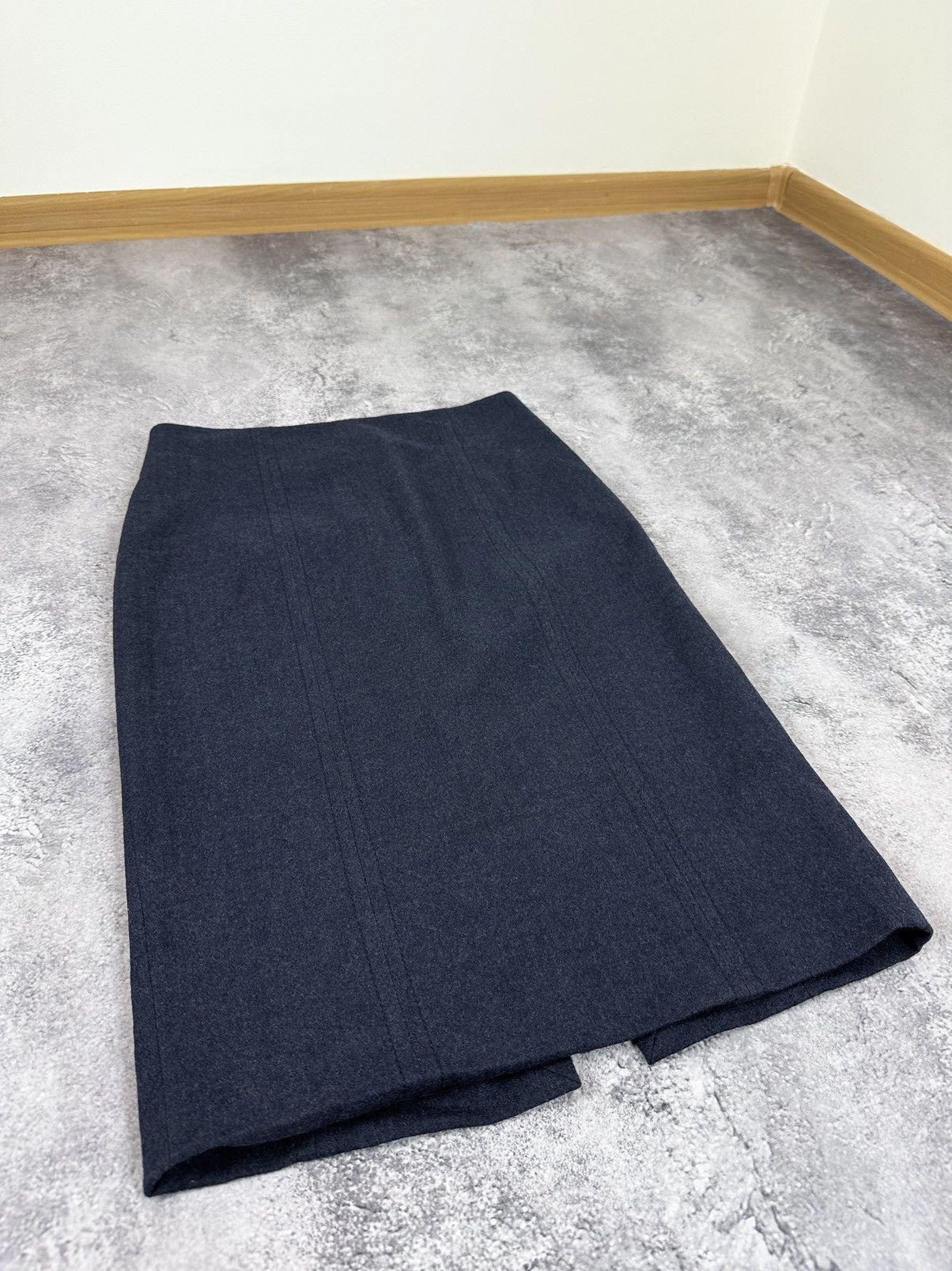Blumarine Vintage Bluemarine Navy Wool Luxury Designer Midi Skirt Size 27" / US 4 / IT 40 - 3 Thumbnail