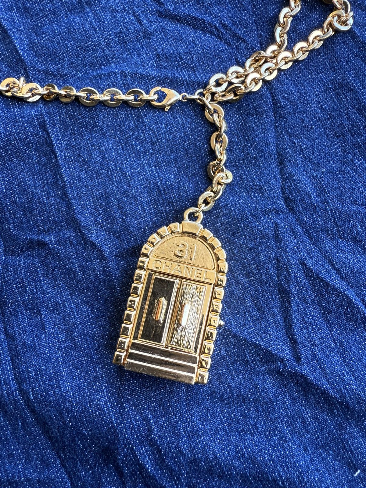 Chanel CHANEL Runway 31 Rue Cambon Door Long Necklace Gold Size ONE SIZE - 2 Thumbnail
