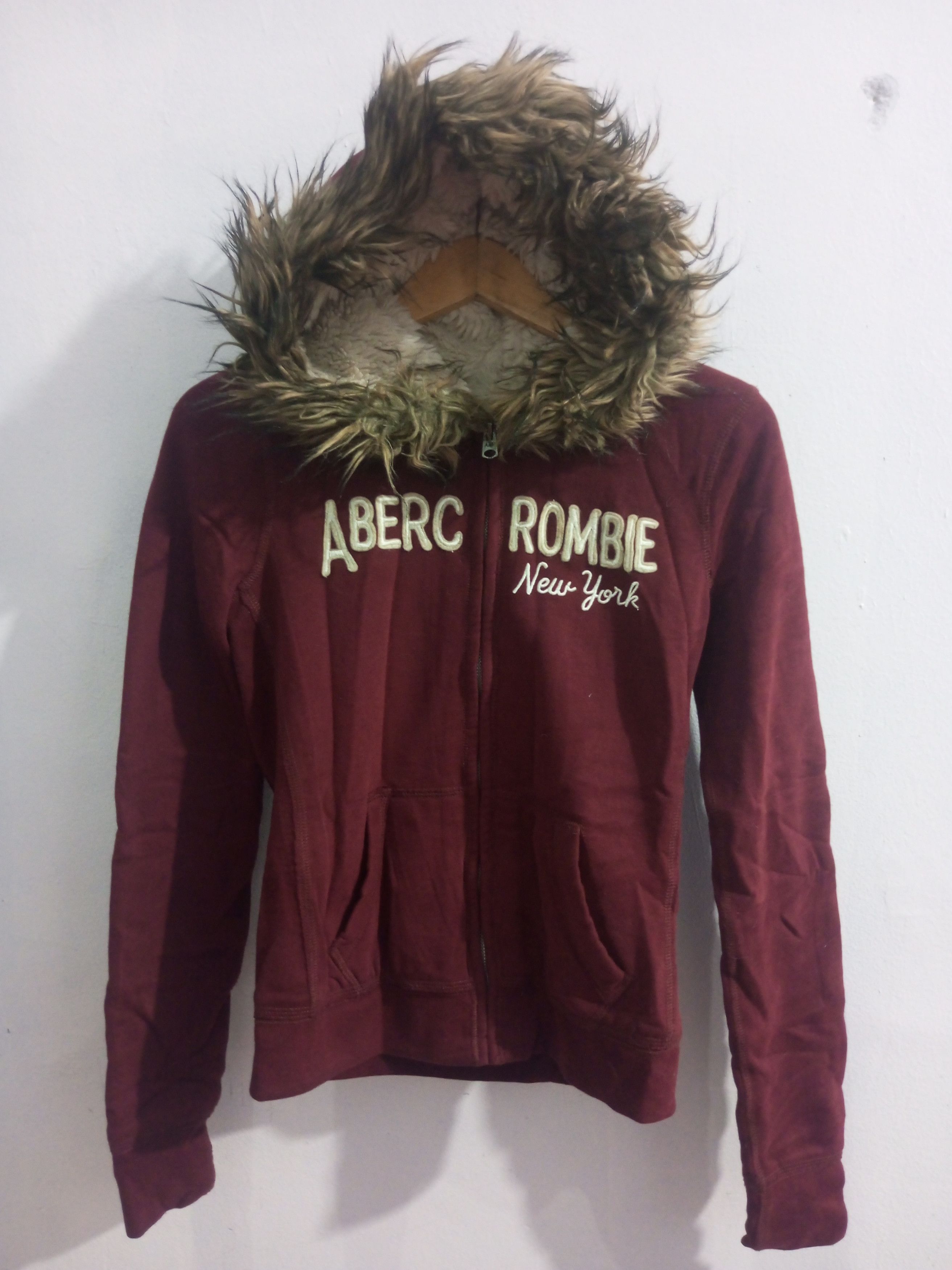 Abercrombie & Fitch Vintage abercrombie maroon fur hoodie Size US S / EU 44-46 / 1 - 1 Thumbnail