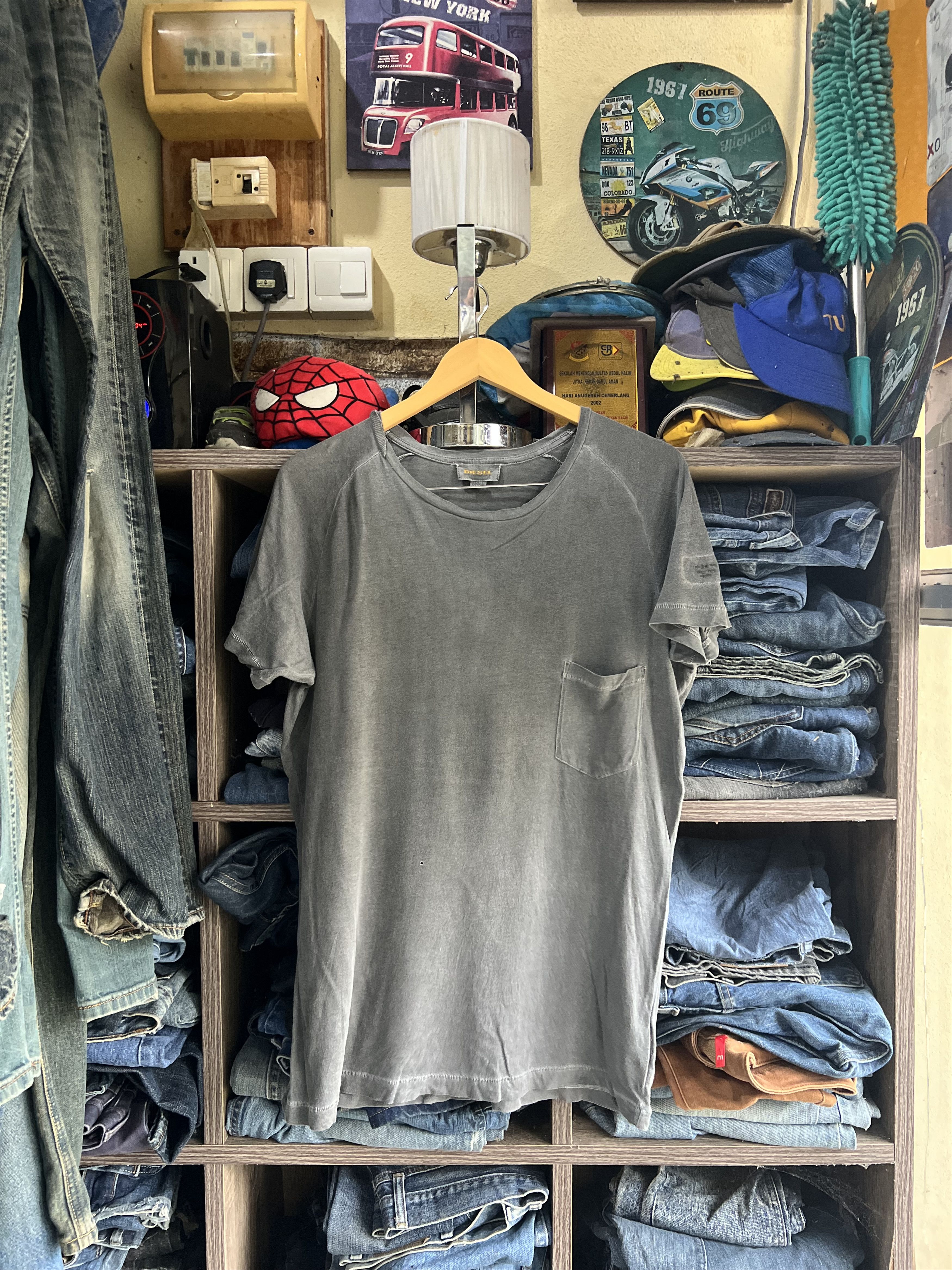 Diesel 🔥Vintage Diesel Single Pocket Tee Size US M / EU 48-50 / 2 - 17 Thumbnail