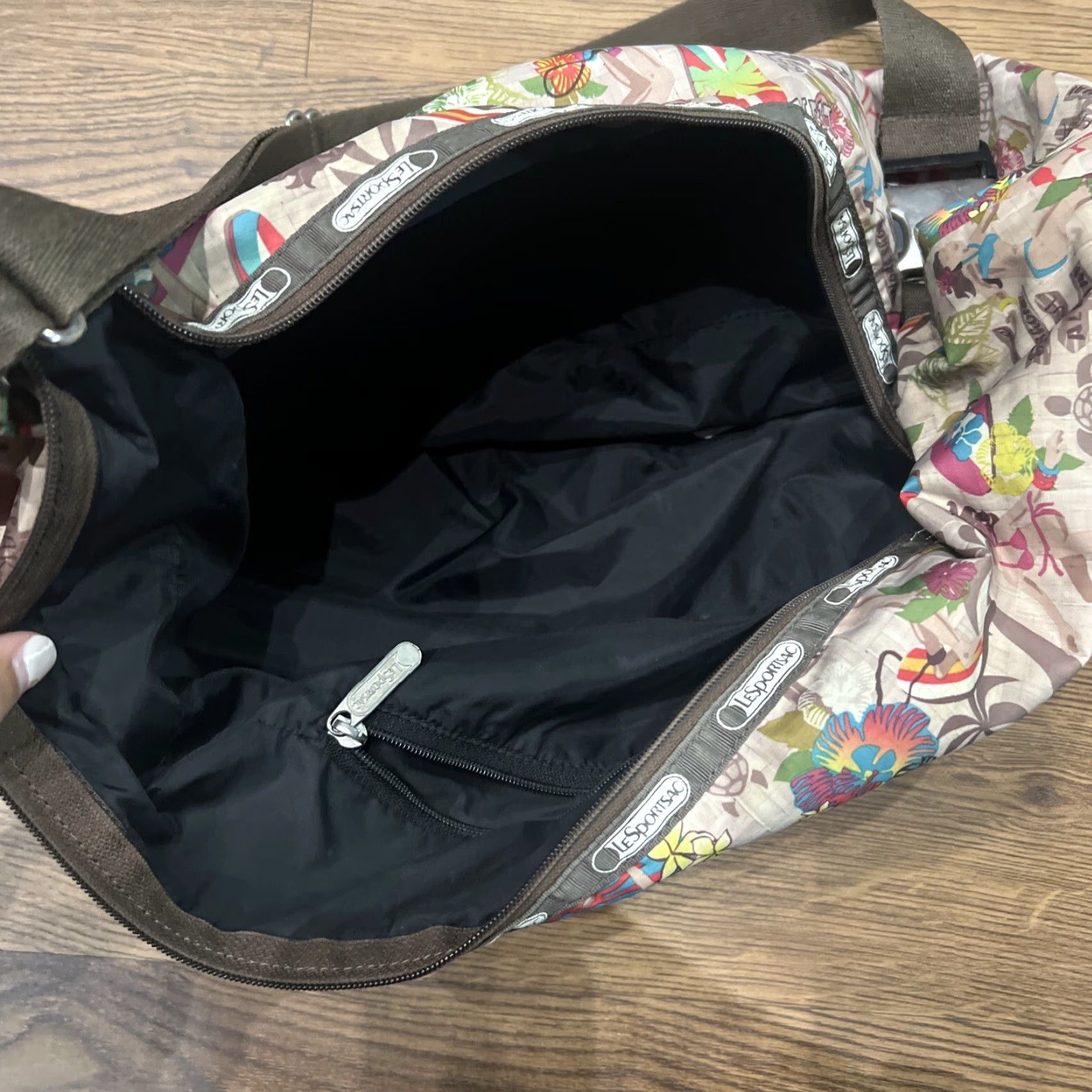 VINTAGE LeSportsac Hawaii Surfer Chick Bag Purse Tote Duffle Multicolor Polyester Shoulder Bag Womens