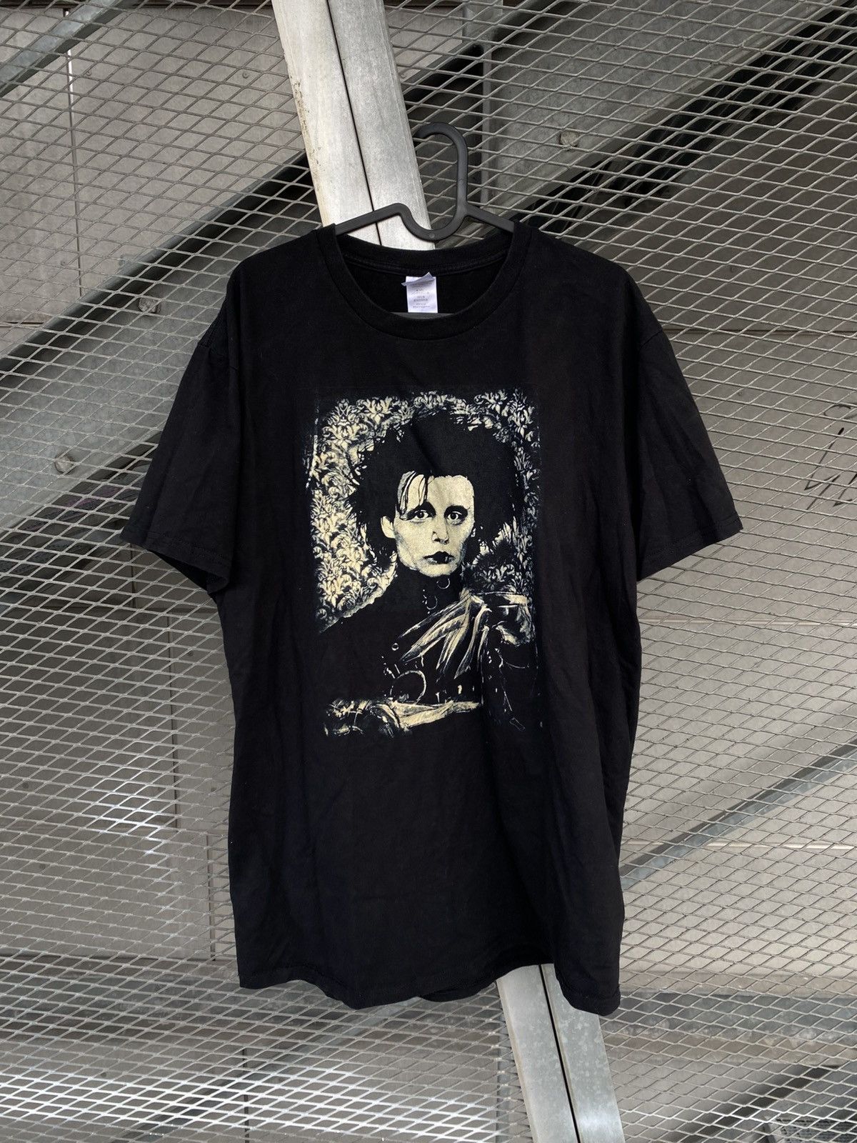 Gildan Vintage Edward Scissorshands Movie T-Shirt Size US XXL / EU 58 / 5 - 1 Thumbnail