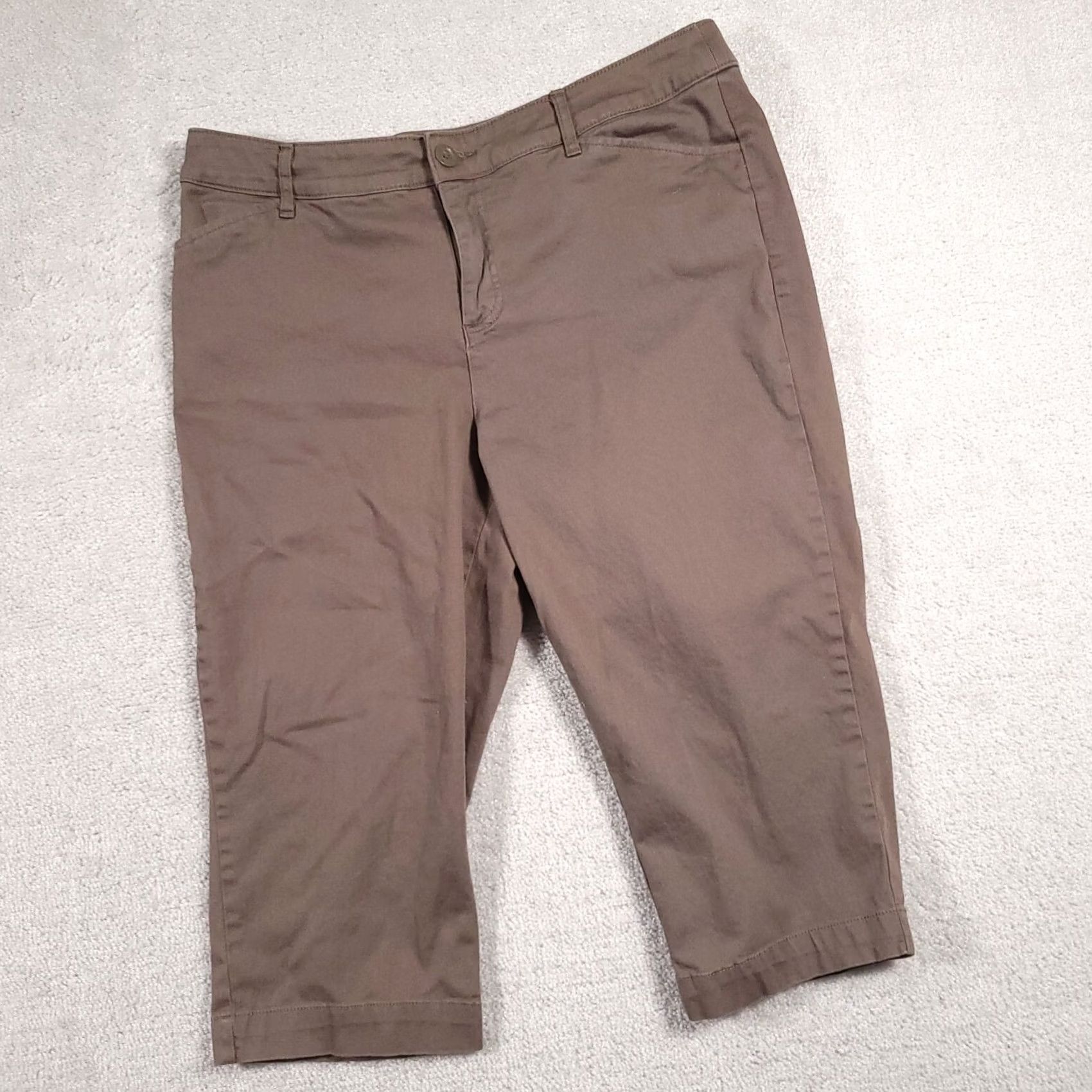 Vintage St. John's Bay Capri Pants Women's 16 Brown Chino Mid-Rise Stretch Pants Capris Slimming Pockets Regular 16 Brown 18in Inseam Mens Womens Girls Boys Size 38" / US 16 / IT 52 - 2 Thumbnail