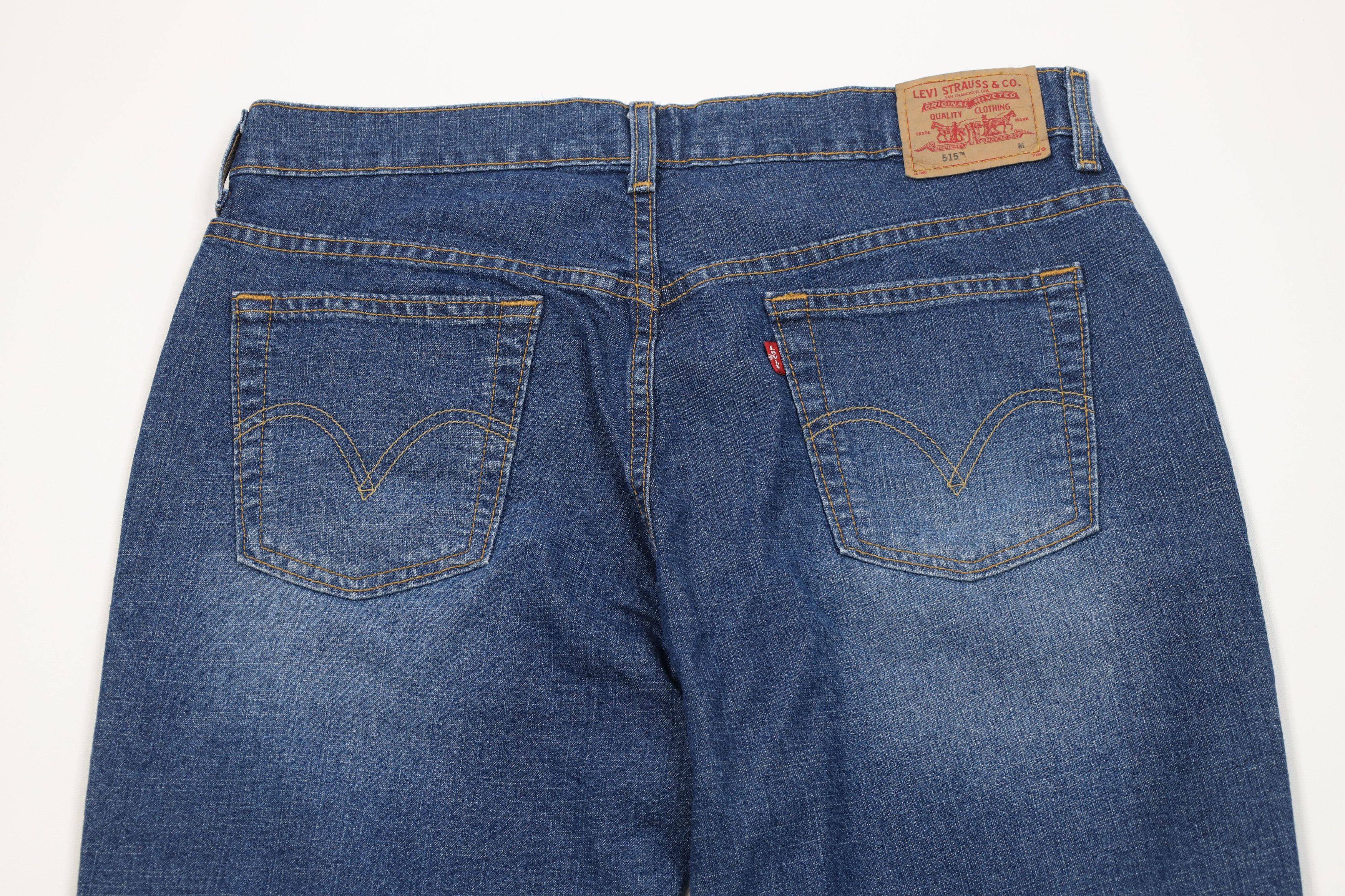 Levi's Vintage Y2K 2004 Levis 515 Flared Wide Leg Boot Cut Jeans Size 34" / US 12 / IT 48 - 11 Thumbnail