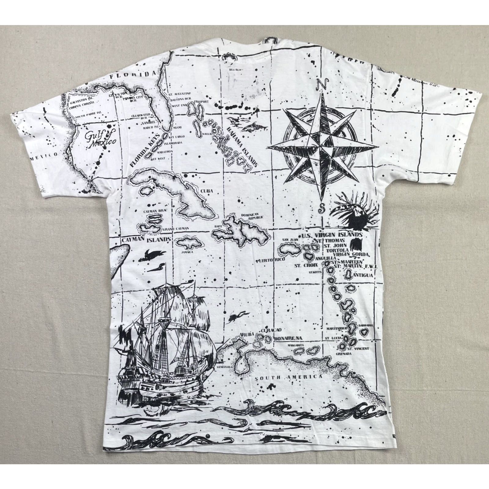 Anvil VINTAGE Anvil T-Shirt Island Print AOP Bahamas Florida Keys Cayman Jamaica 90s Crew Neck Short Sleeve White L Mens/Womens? Unisex Adults White Size US L / EU 52-54 / 3 - 2 Thumbnail