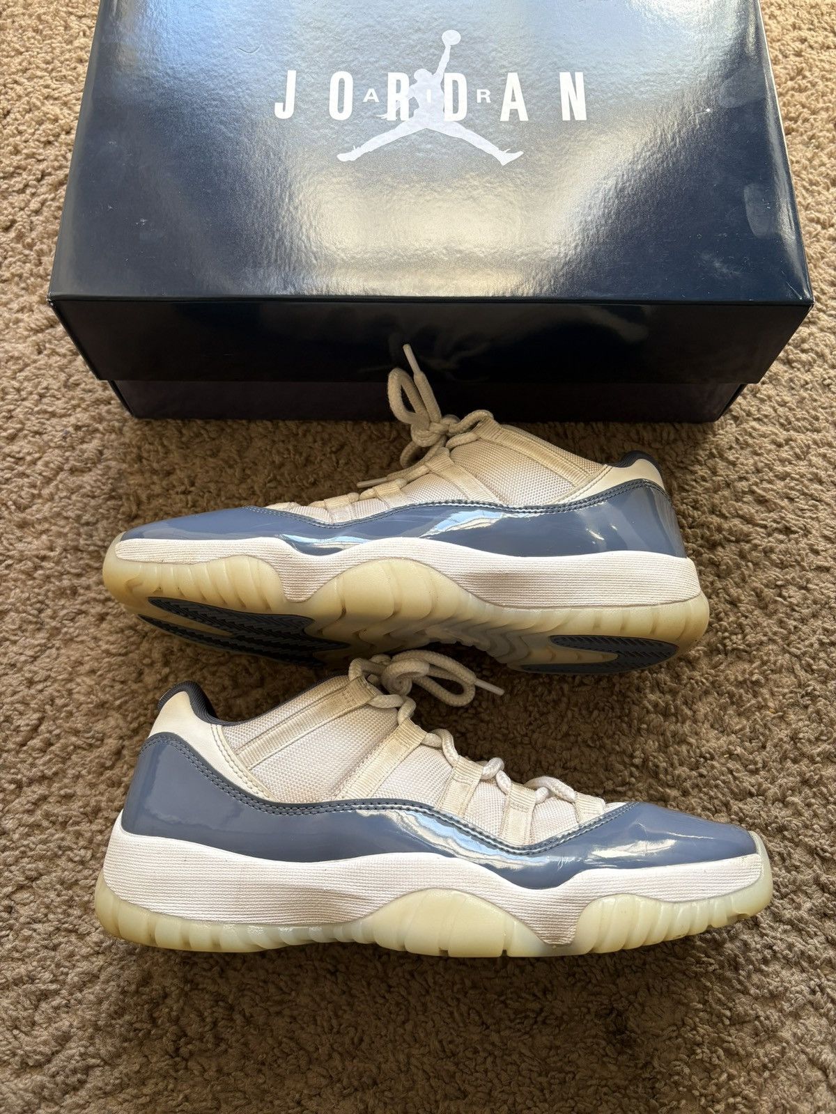 Jordan Brand Jordan 11 Low Diffused Blue Size US 9 / EU 42 - 1 Thumbnail