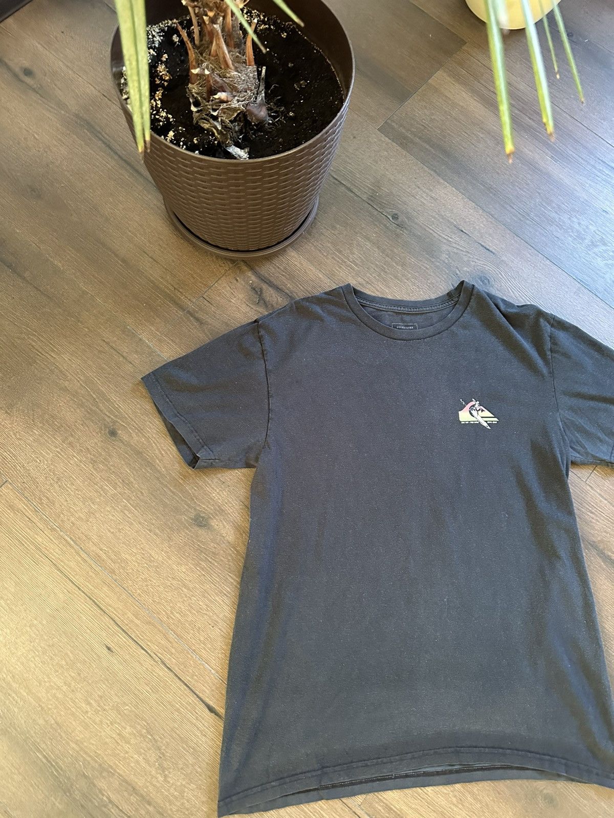 Quiksilver Vintage Quiksilver T-shirt Big Back Print Size US L / EU 52-54 / 3 - 3 Thumbnail