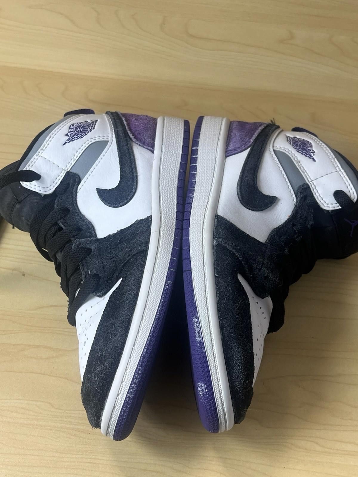 Nike Nike Air Jordan 1 Mid Se (PS) White-Court Purple-Black Sz 2y Size US 5 / EU 37 - 11 Thumbnail