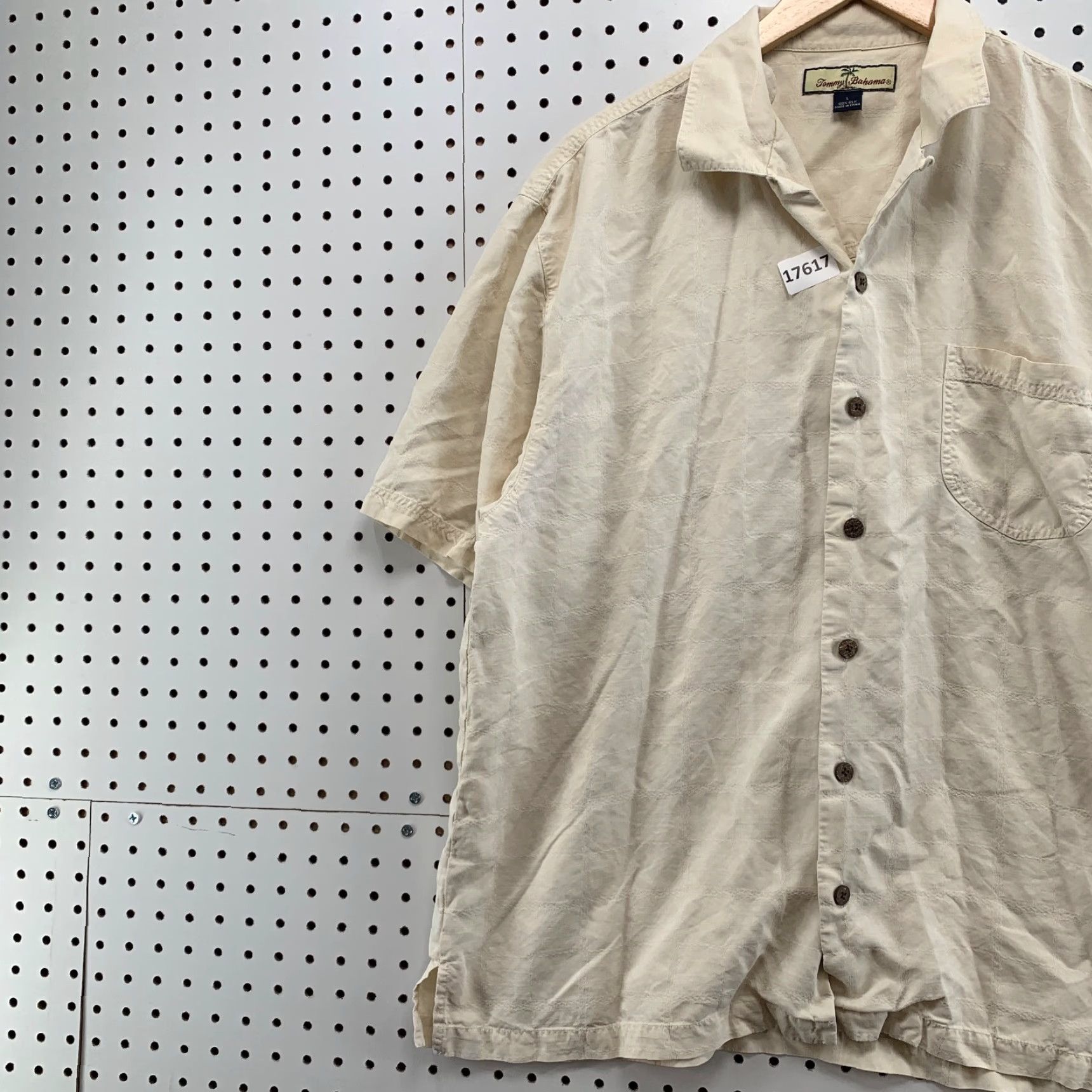Tommy Bahama Tommy Bahama Button-Up Shirt Adult Large Beige Short Sleeve Silk Check Size US L / EU 52-54 / 3 - 3 Thumbnail