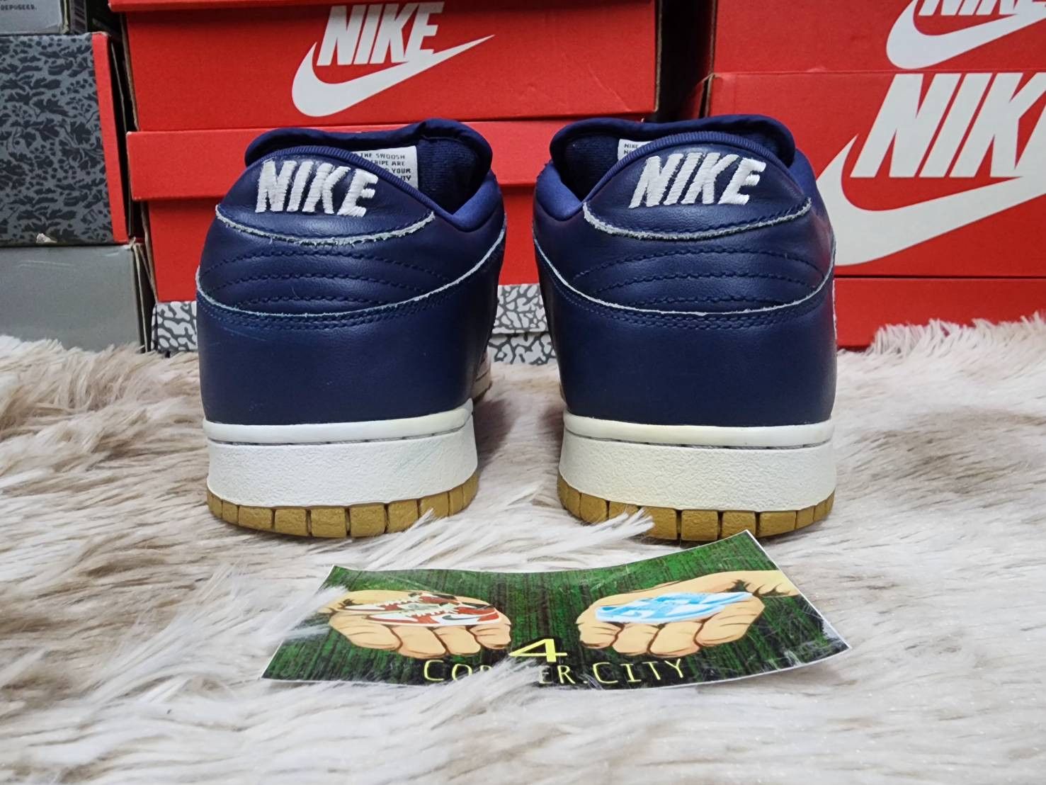 Nike Nike Sb Dunk Low Supreme Metallic Gold Size US 11 / EU 44 - 3 Thumbnail