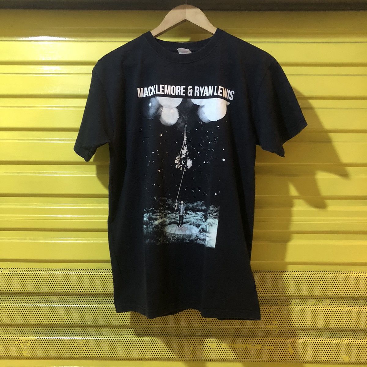 Band Tees Macklemore and Ryan Lewis Tour tee Size US M / EU 48-50 / 2 - 1 Thumbnail