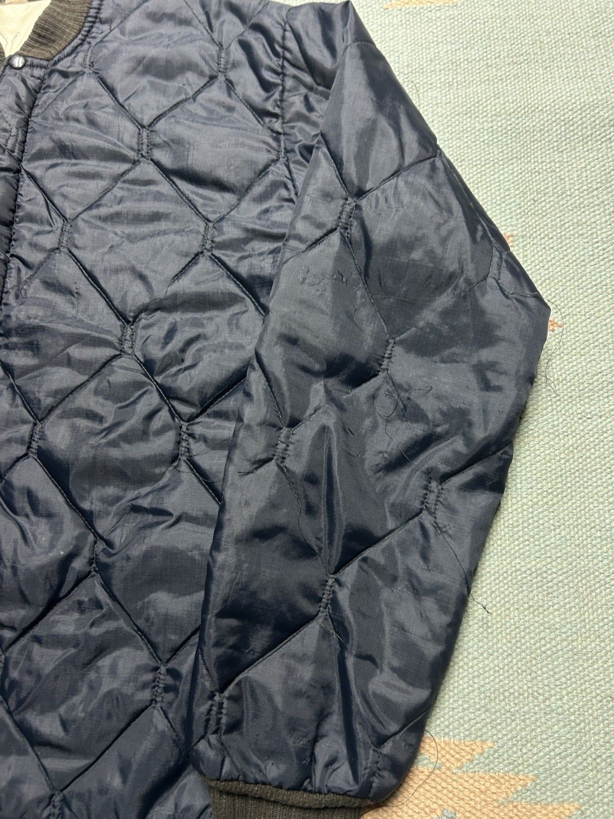 Vintage Vintage 1960s diamond quilted jacket navy zip nylon small Size US S / EU 44-46 / 1 - 3 Thumbnail