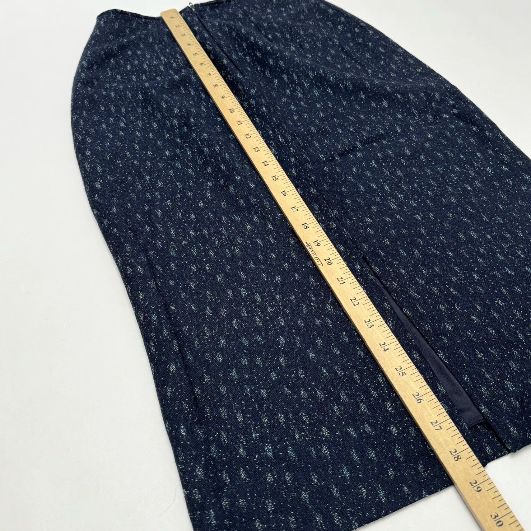 Saks Fifth Avenue VINTAGE Saks Fifth Avenue Women's Skirt Pencil Wool Navy Blue 100% Lined Midi Size 6 Mens? Size 28" / US 6 / IT 42 - 6 Thumbnail
