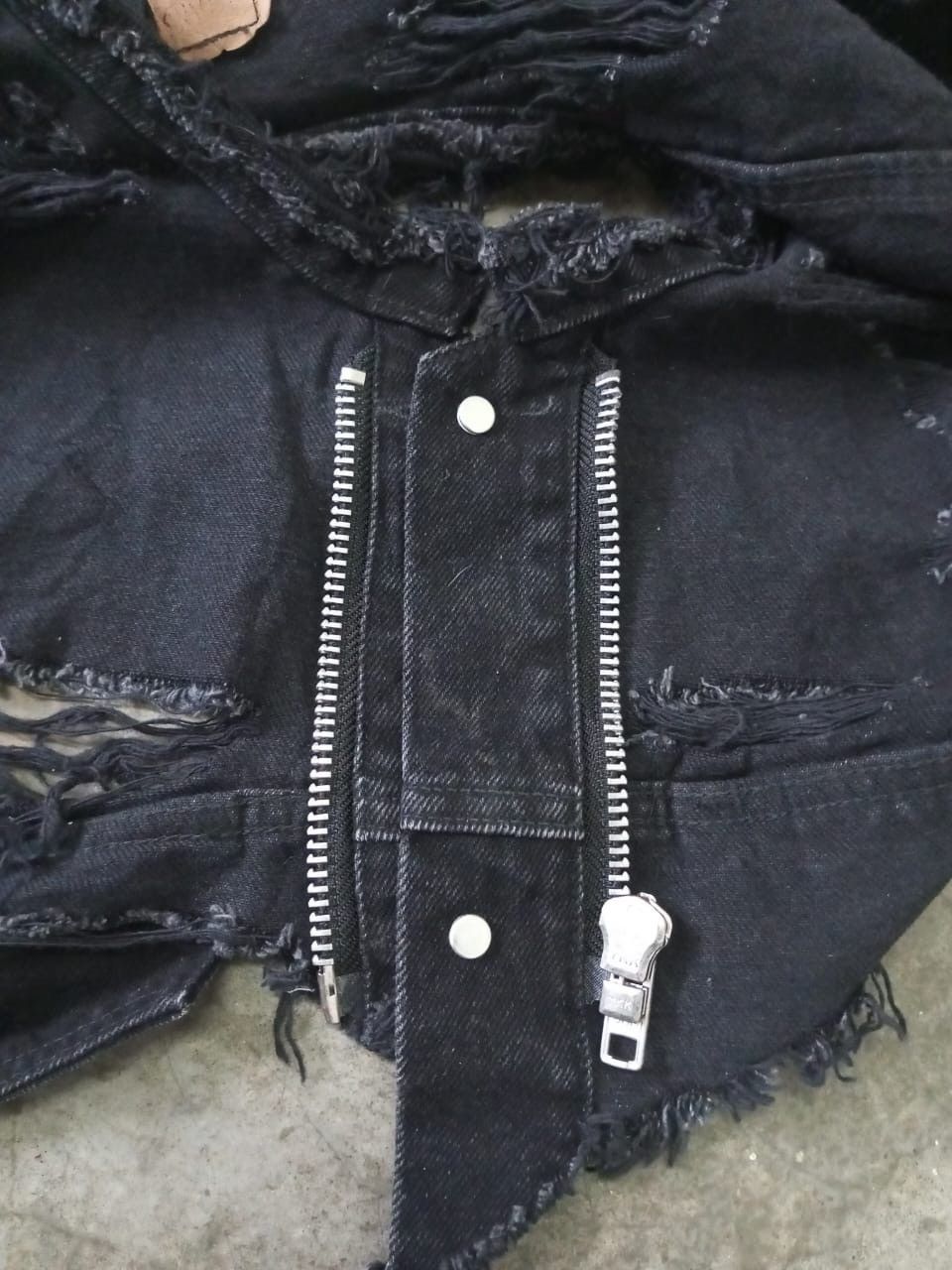 Japanese Brand RARE🟢A06 RNA Slang Punk Distressed Denim Ponco Size US M / EU 48-50 / 2 - 7 Thumbnail