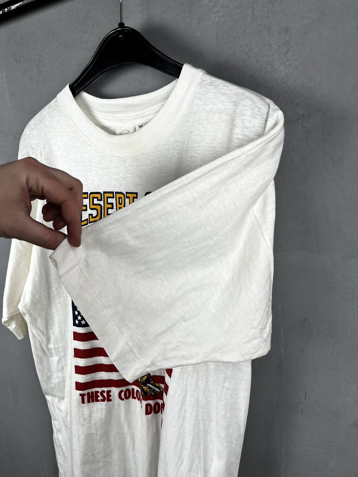 Vintage Vintage 90s USA 'Operation Desert Storm' White Tee Size US L / EU 52-54 / 3 - 10 Thumbnail