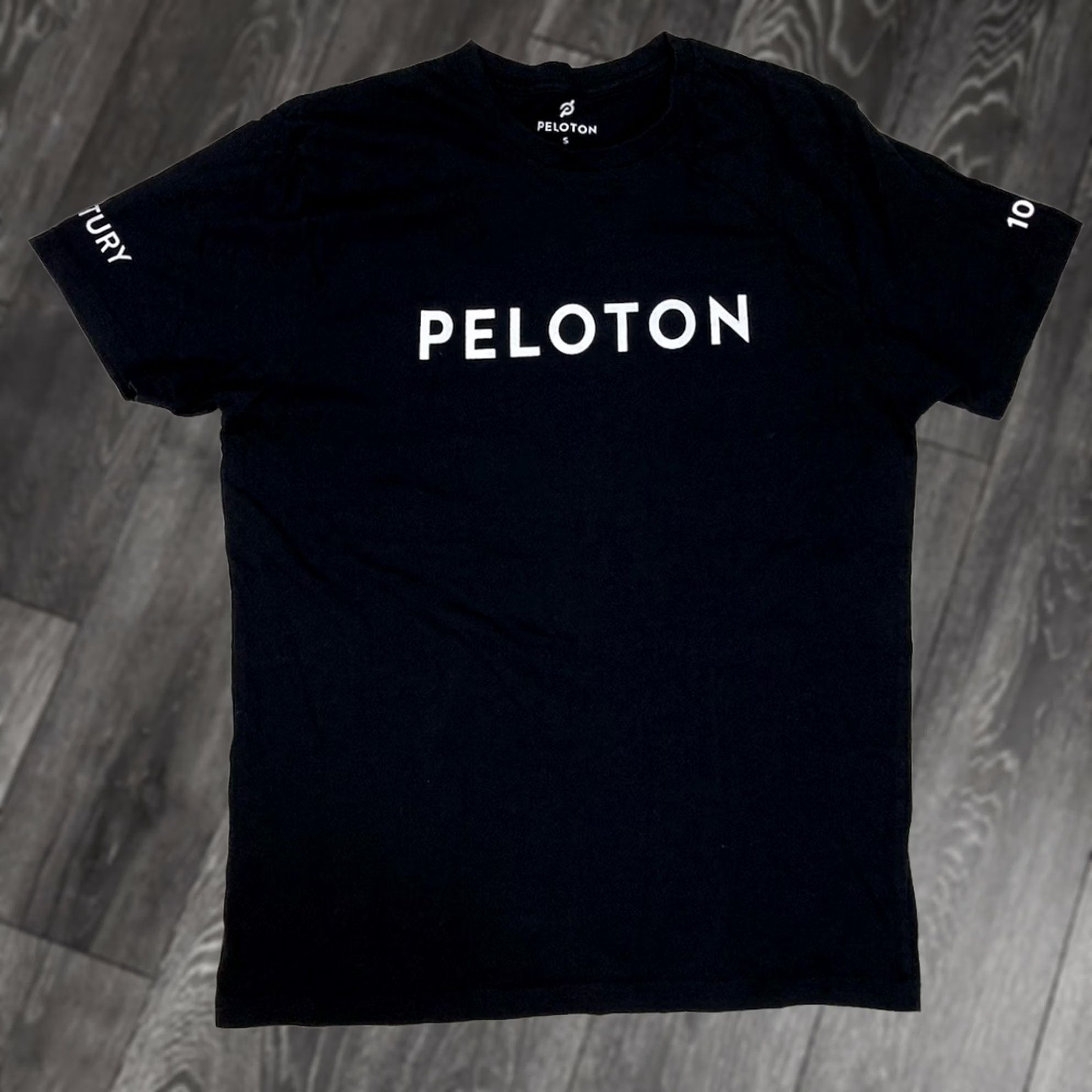 Vintage VINTAGE Peloton Graphic T-shirt Women Small Black Short Sleeve Music Size S / US 4 / IT 40 - 1 Thumbnail