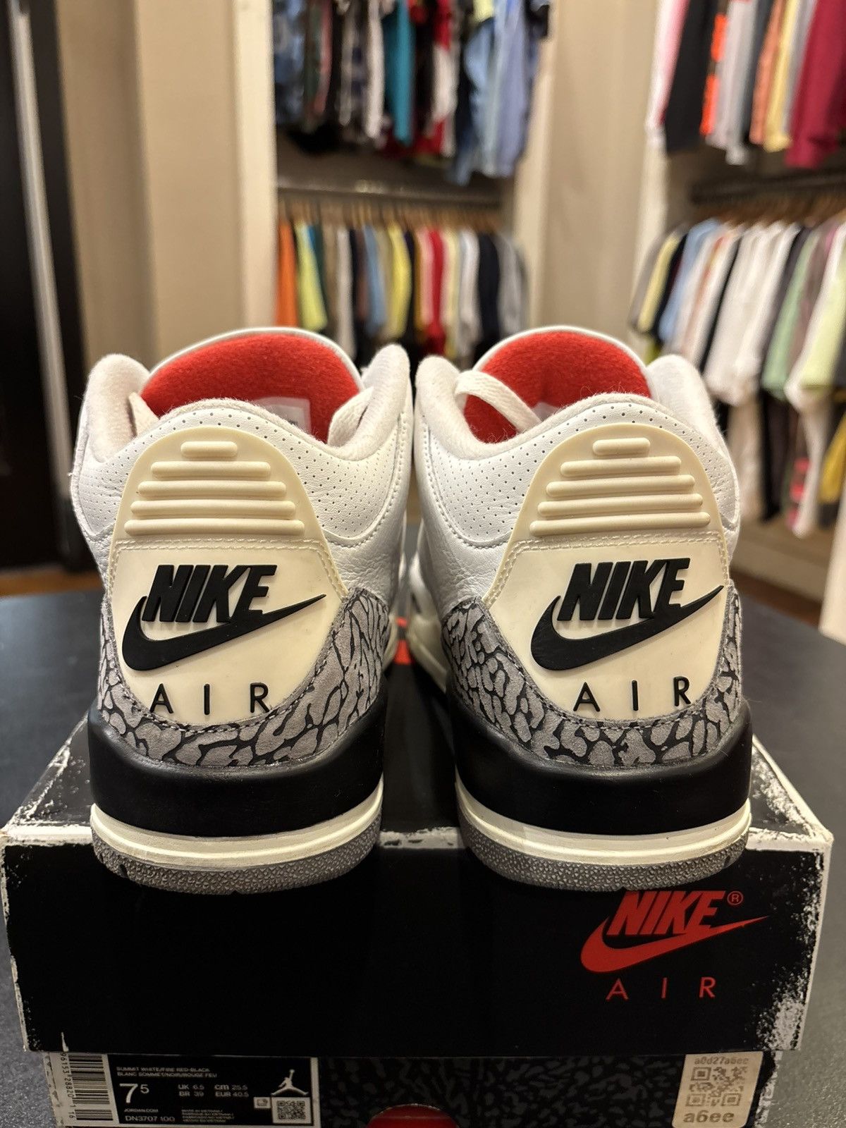 Jordan Brand Jordan 3 Retro ‘White Cement’ Size US 7.5 / EU 40-41 - 3 Thumbnail