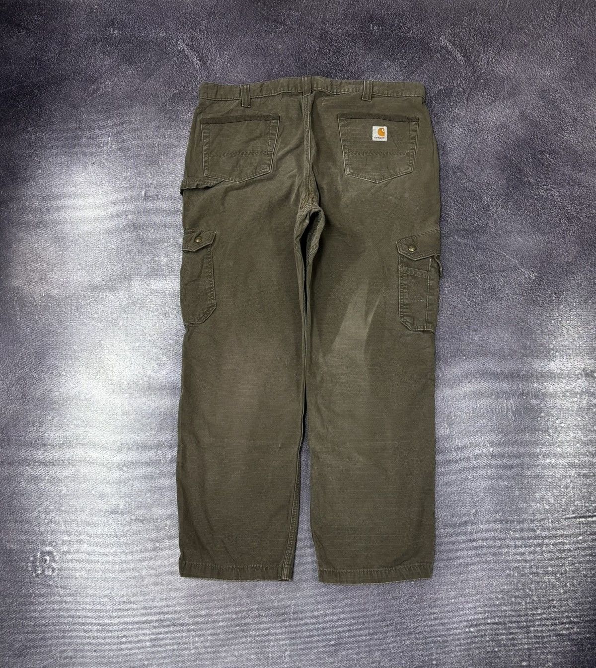 Carhartt Vintage Carhartt Y2K Khaki Workwear Hype Baggy Cargo Pants Size US 40 / EU 56 - 1 Thumbnail