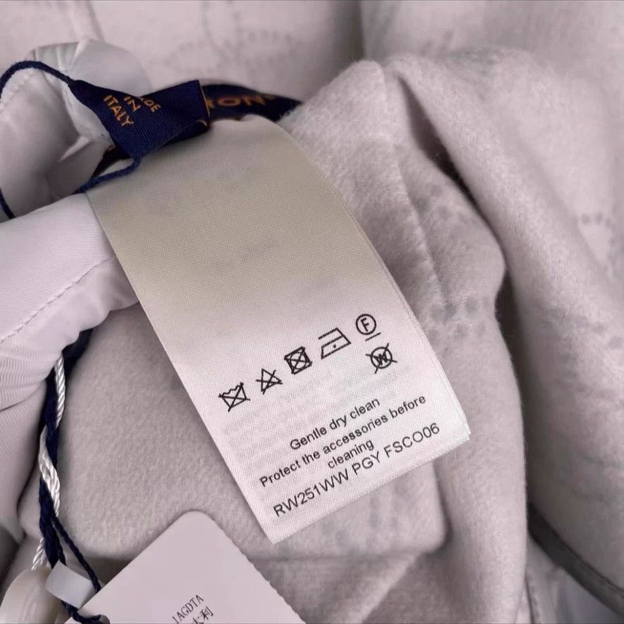 Louis Vuitton LV Monogram Double-Sided Baby Blue Robe 34 Unused w/ Tags Size XS / US 0-2 / IT 36-38 - 3 Thumbnail